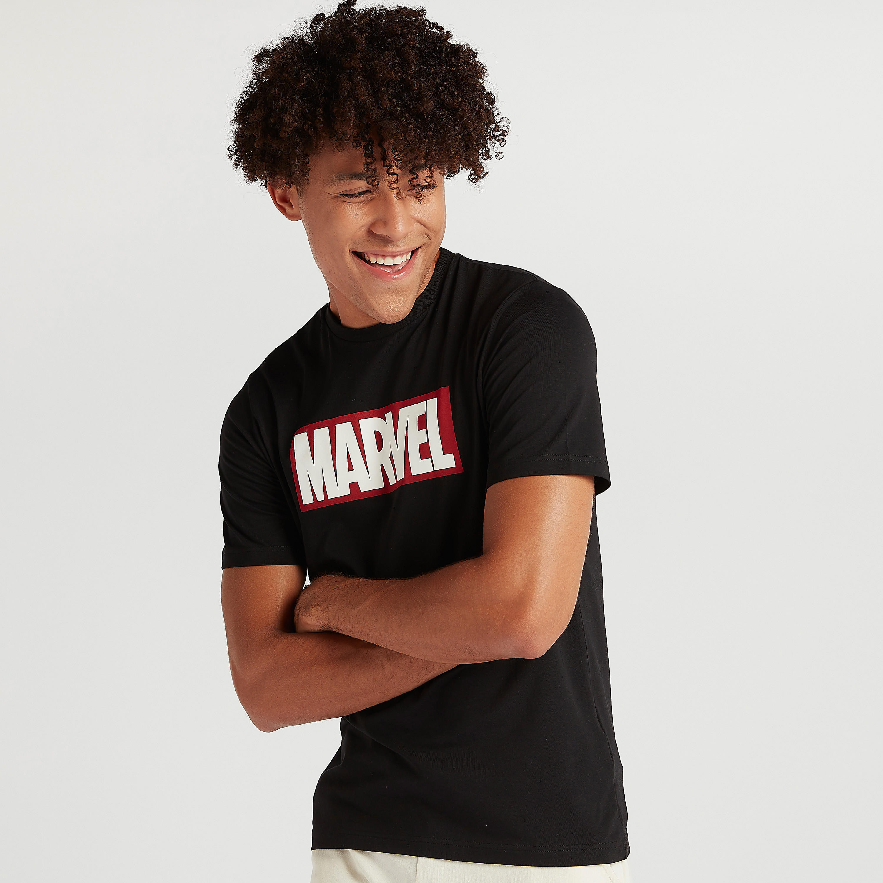 تيشيرت بياقة ضيّقة وأكمام قصيرة وطبعات مارفل-men-clothing-tshirtsandpolos-tshirts-image-1