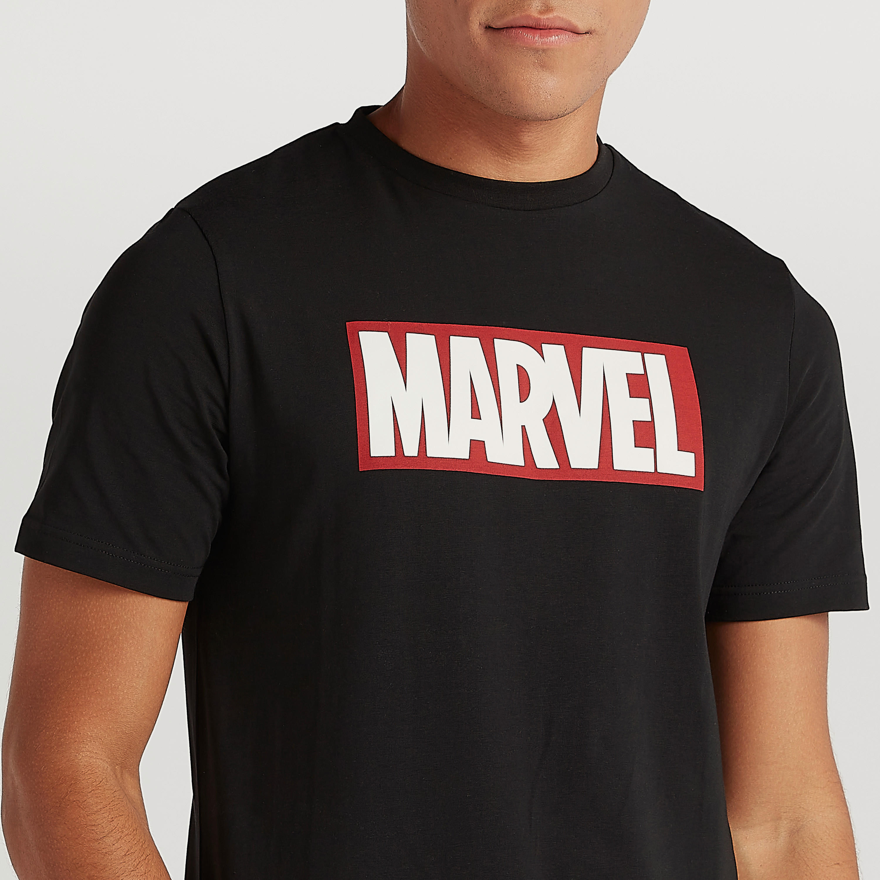 تيشيرت بياقة ضيّقة وأكمام قصيرة وطبعات مارفل-men-clothing-tshirtsandpolos-tshirts-image-3
