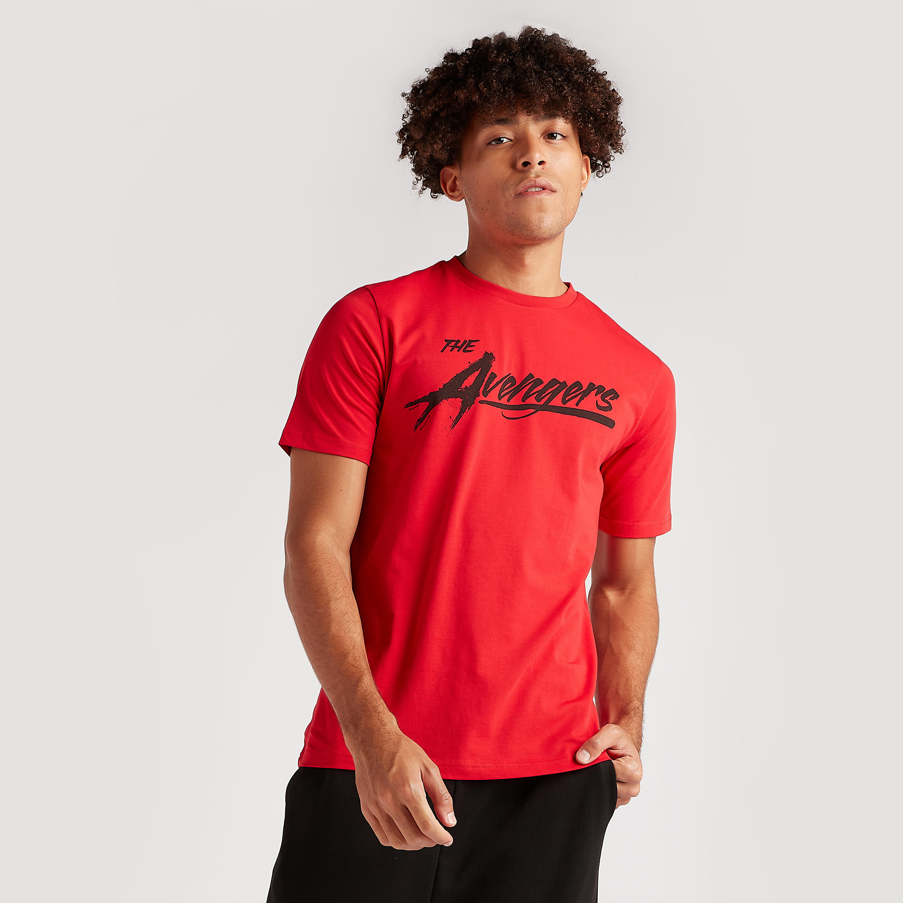 تيشيرت بياقة ضيّقة وأكمام قصيرة وطبعات أفينجرز-men-clothing-tshirtsandpolos-tshirts-image-3