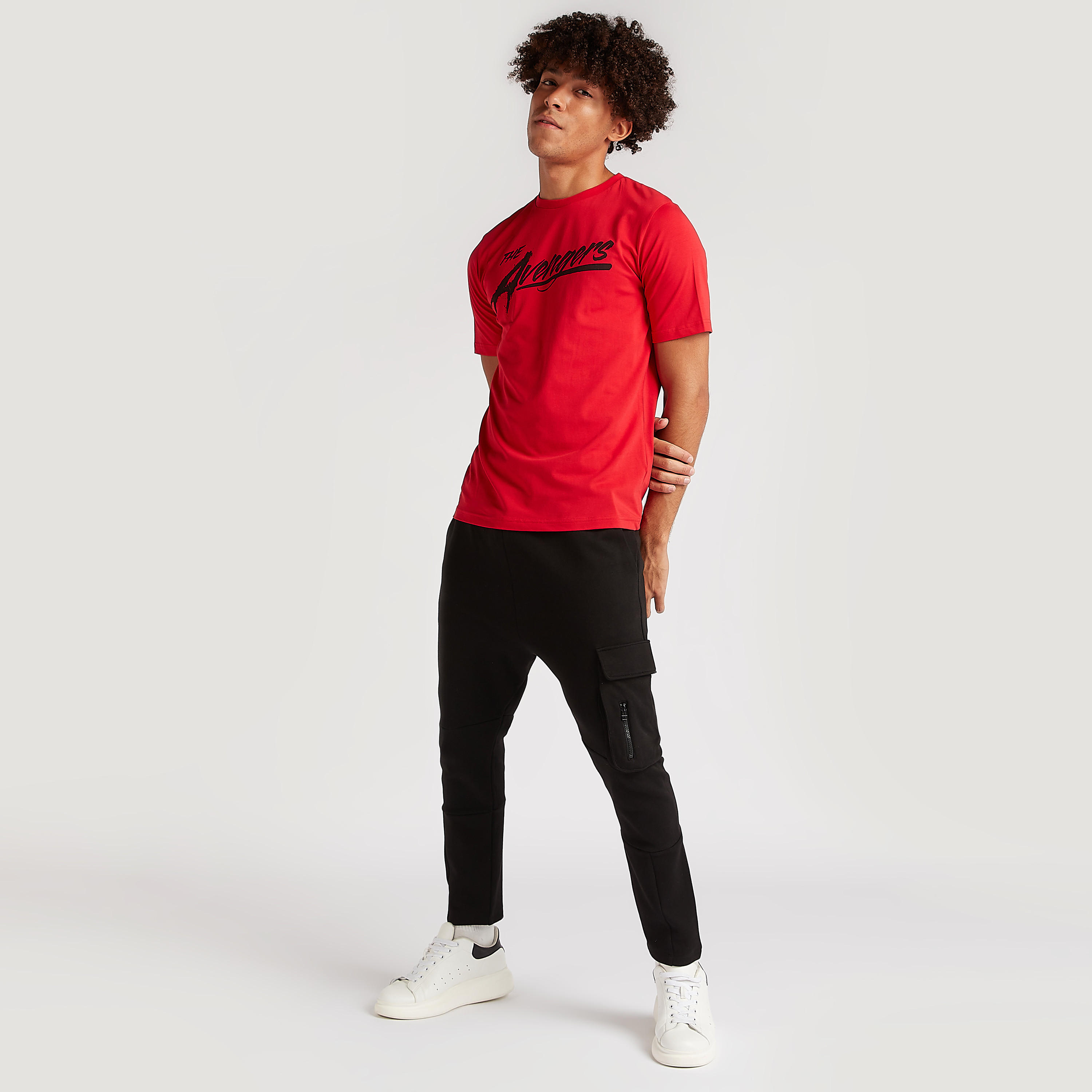 تيشيرت بياقة ضيّقة وأكمام قصيرة وطبعات أفينجرز-men-clothing-tshirtsandpolos-tshirts-image-6