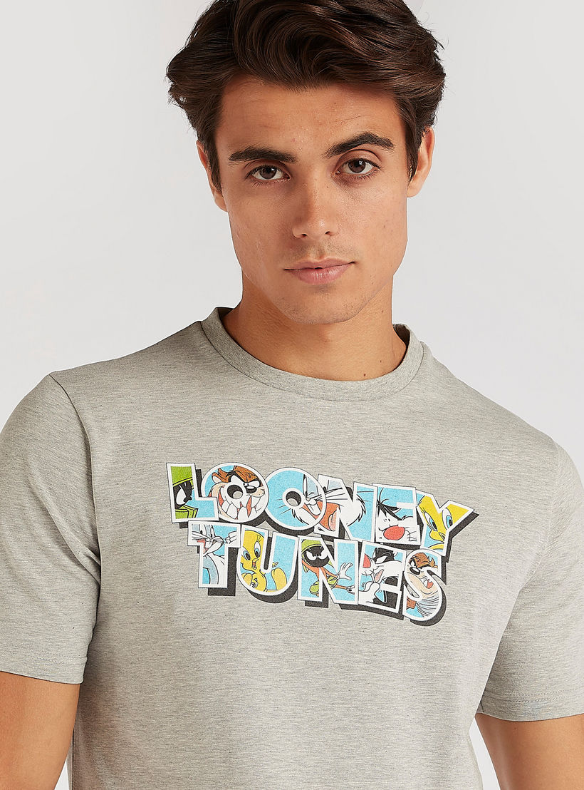 تيشيرت بياقة ضيقة وأكمام قصيرة وطبعات لوني تيونز-men-clothing-tshirtsandpolos-tshirts-image-3