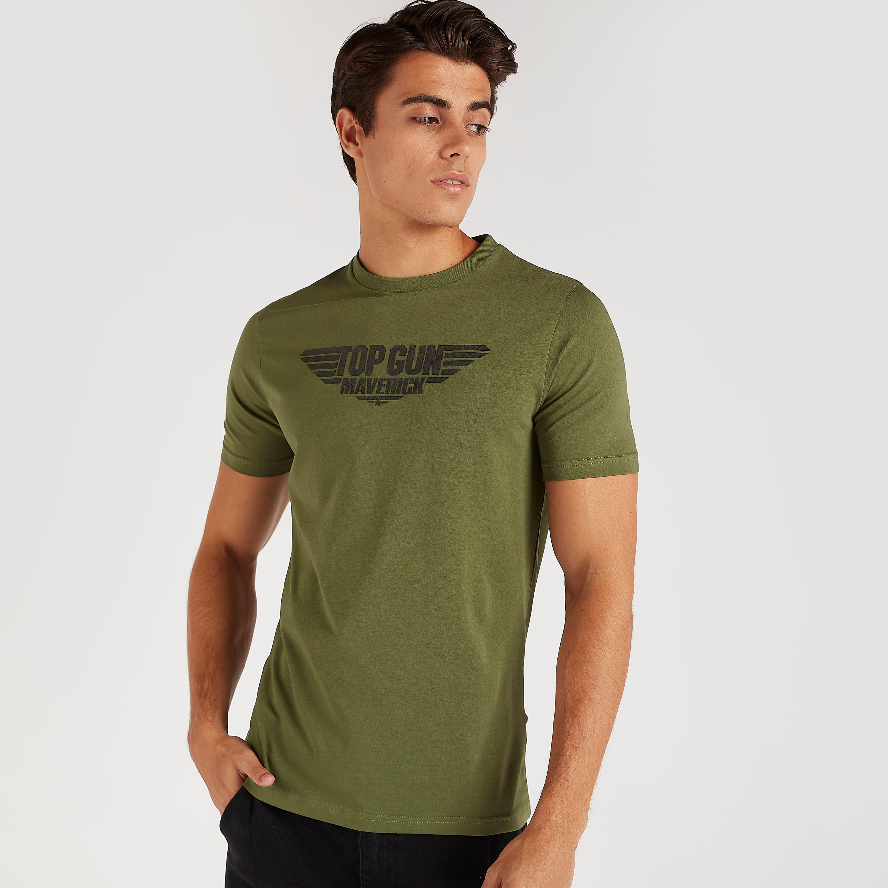 تيشيرت بياقة ضيّقة وأكمام قصيرة وطبعات جان مافيريك-men-clothing-tshirtsandpolos-tshirts-image-1