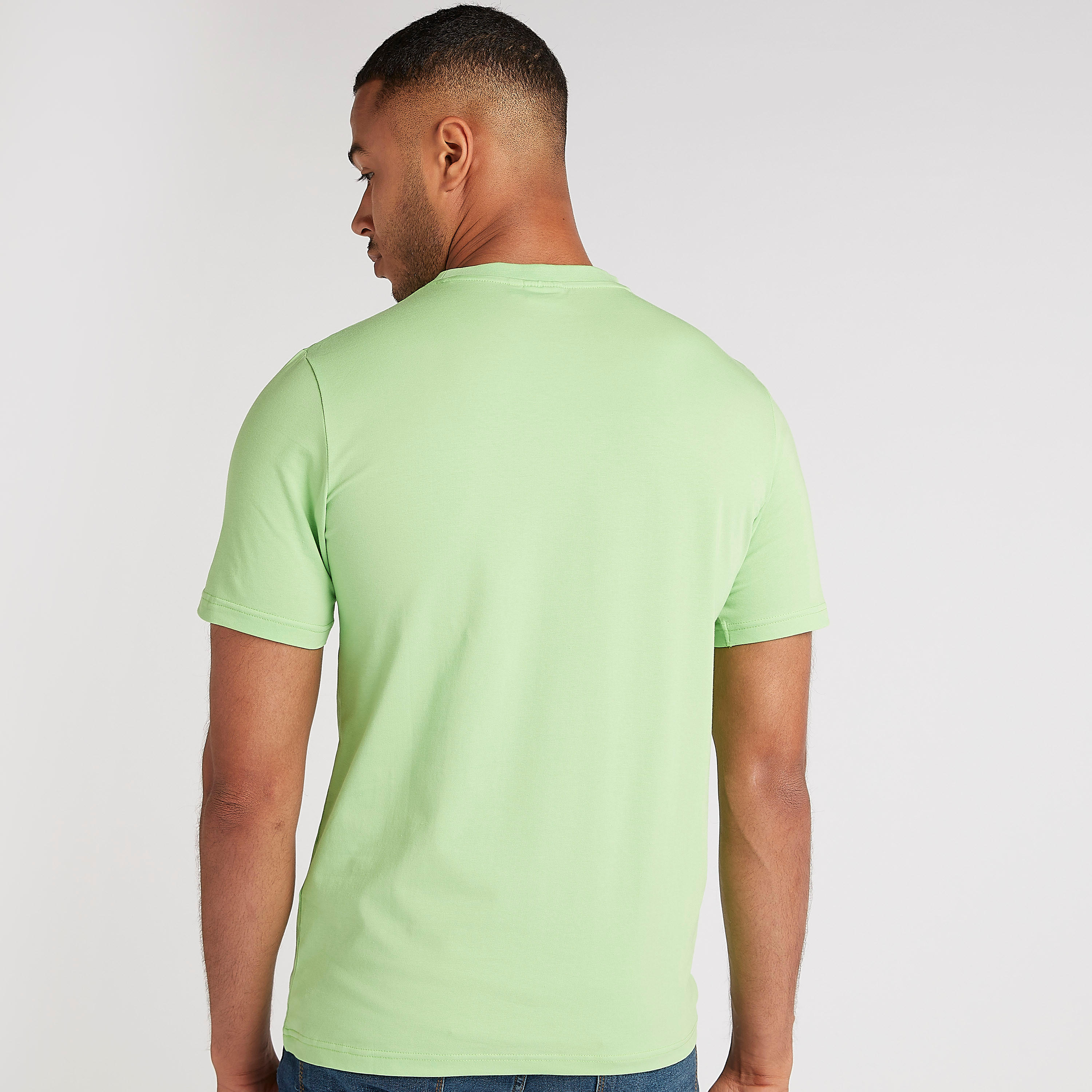 تيشيرت بياقة ضيّقة وأكمام قصيرة وطبعات-men-clothing-tshirtsandpolos-tshirts-image-4