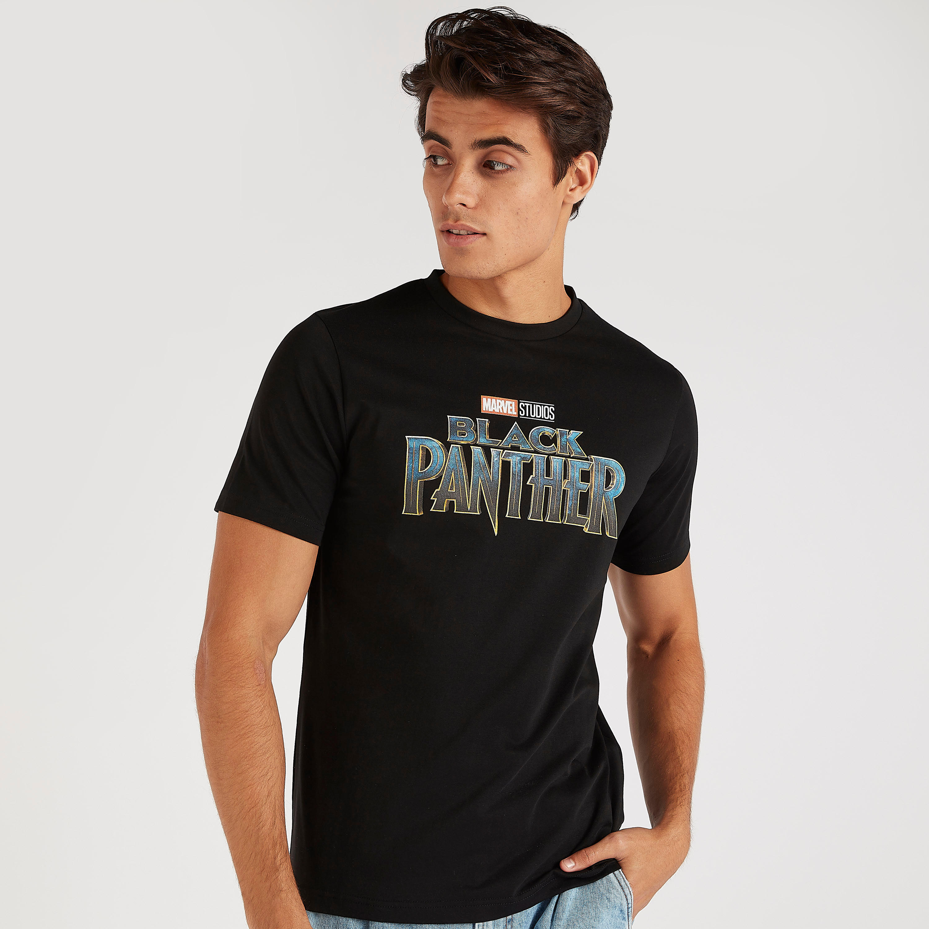 تيشيرت بياقة ضيقة وأكمام قصيرة وطبعات بلاك بانتر-men-clothing-tshirtsandpolos-tshirts-image-1