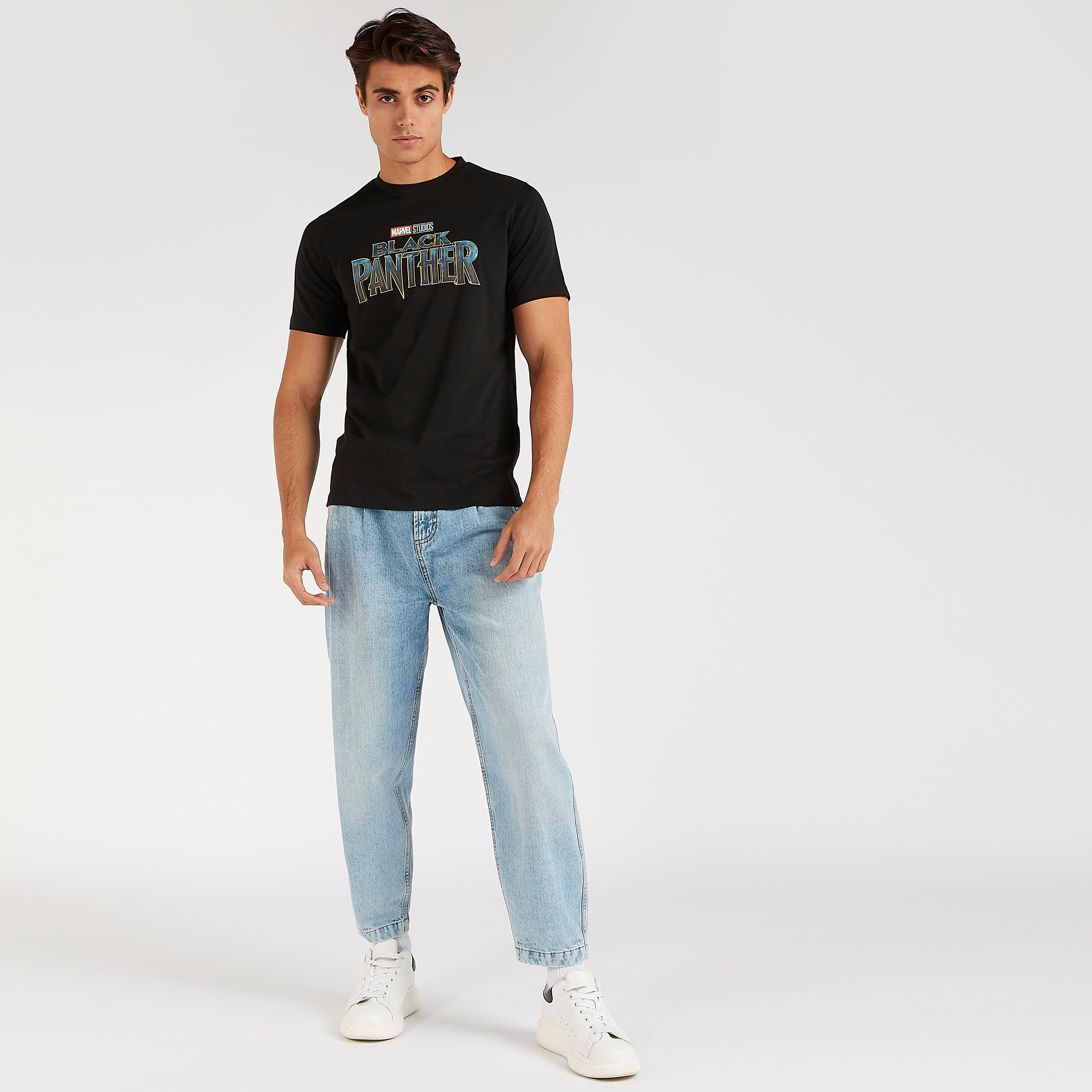 تيشيرت بياقة ضيقة وأكمام قصيرة وطبعات بلاك بانتر-men-clothing-tshirtsandpolos-tshirts-image-2
