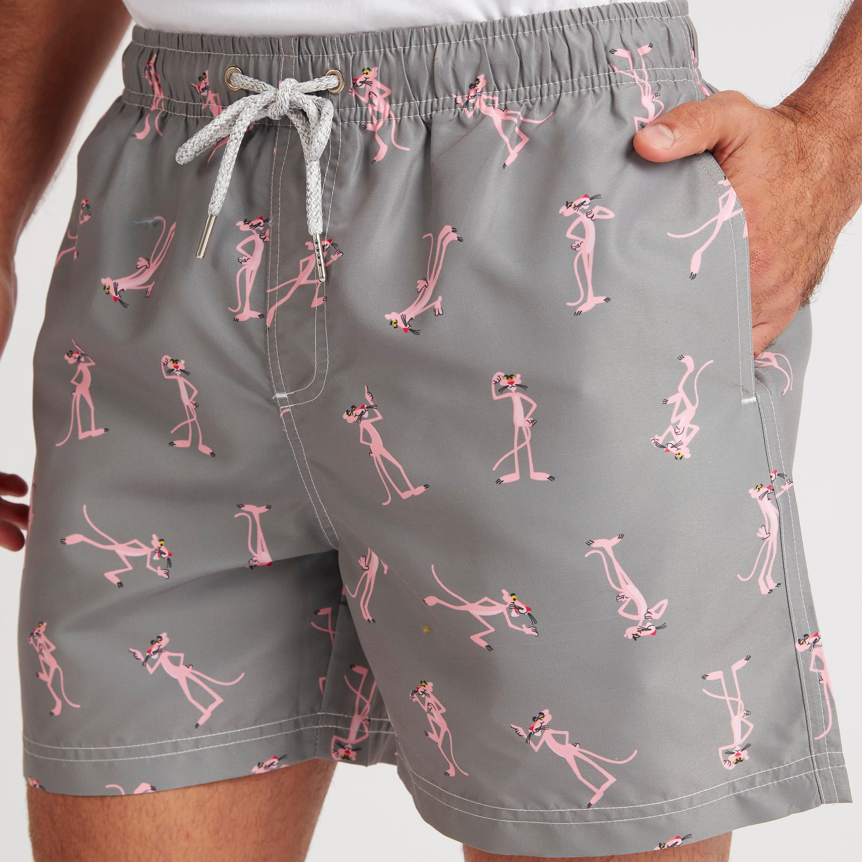 شورت مستدام برباط إغلاق وخصر متوسط الارتفاع وطبعات بينك بانتر-men-clothing-swimandbeach-shorts-image-2