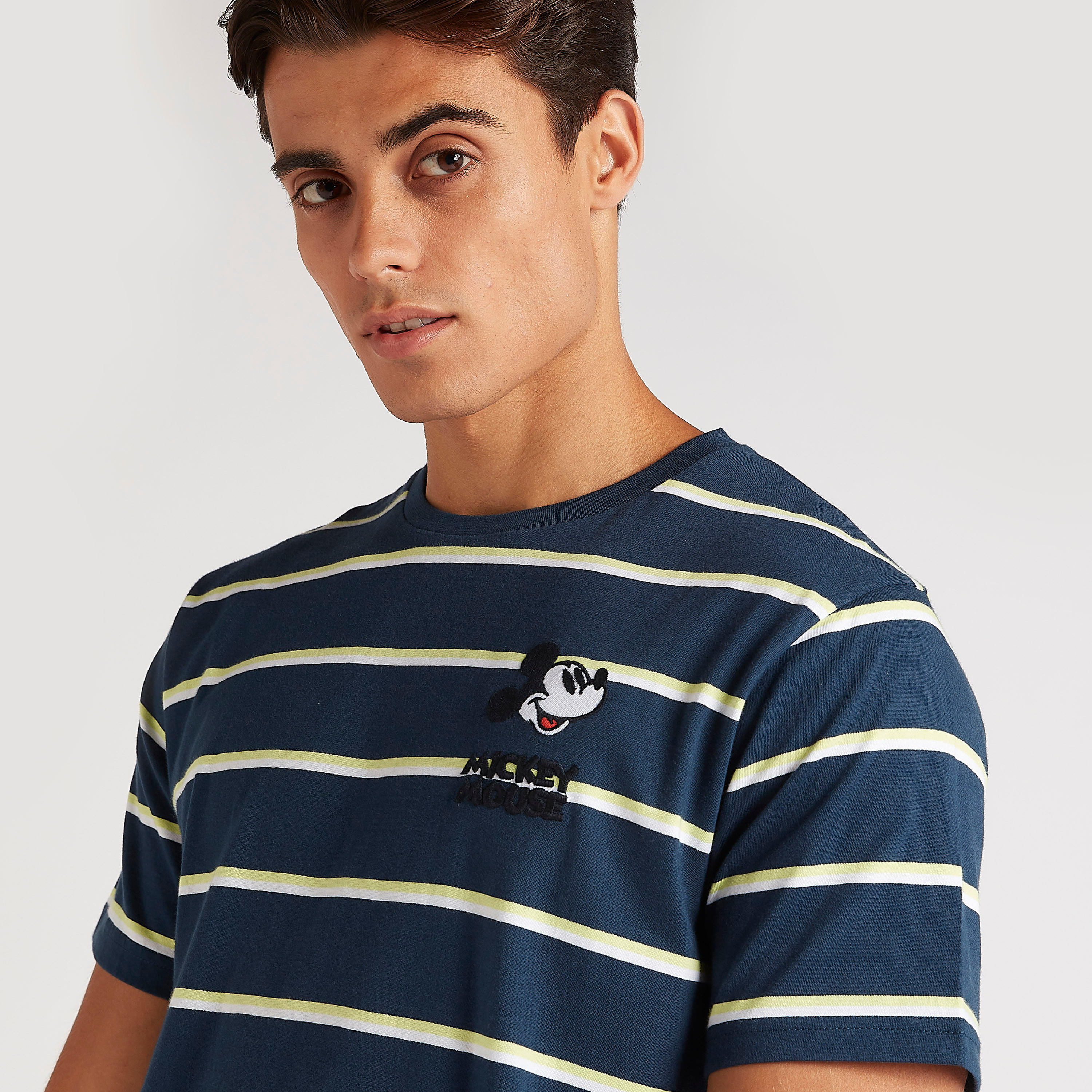 تيشيرت مخطّط بتطريز ميكي ماوس-men-clothing-tshirtsandpolos-tshirts-image-3