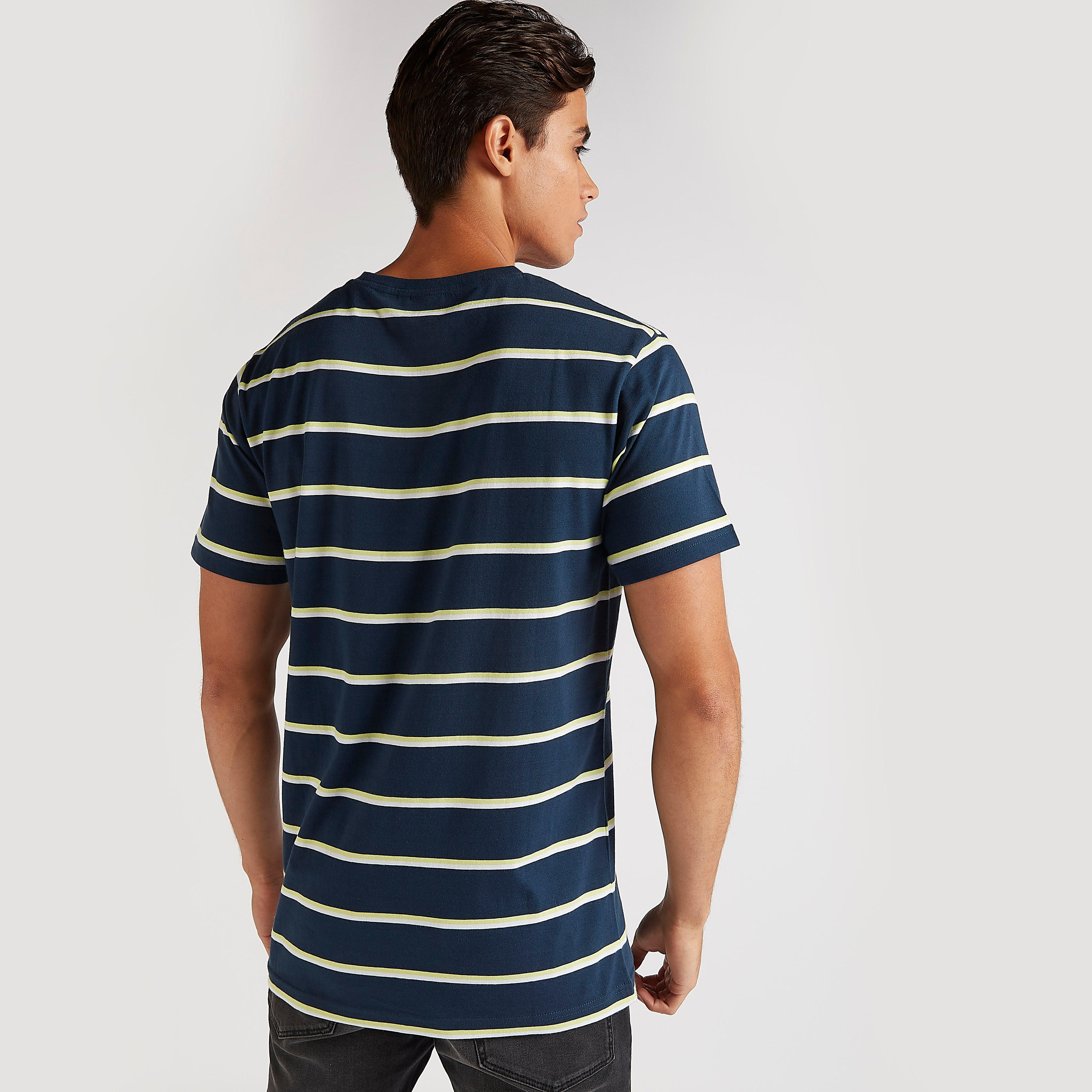 تيشيرت مخطّط بتطريز ميكي ماوس-men-clothing-tshirtsandpolos-tshirts-image-2