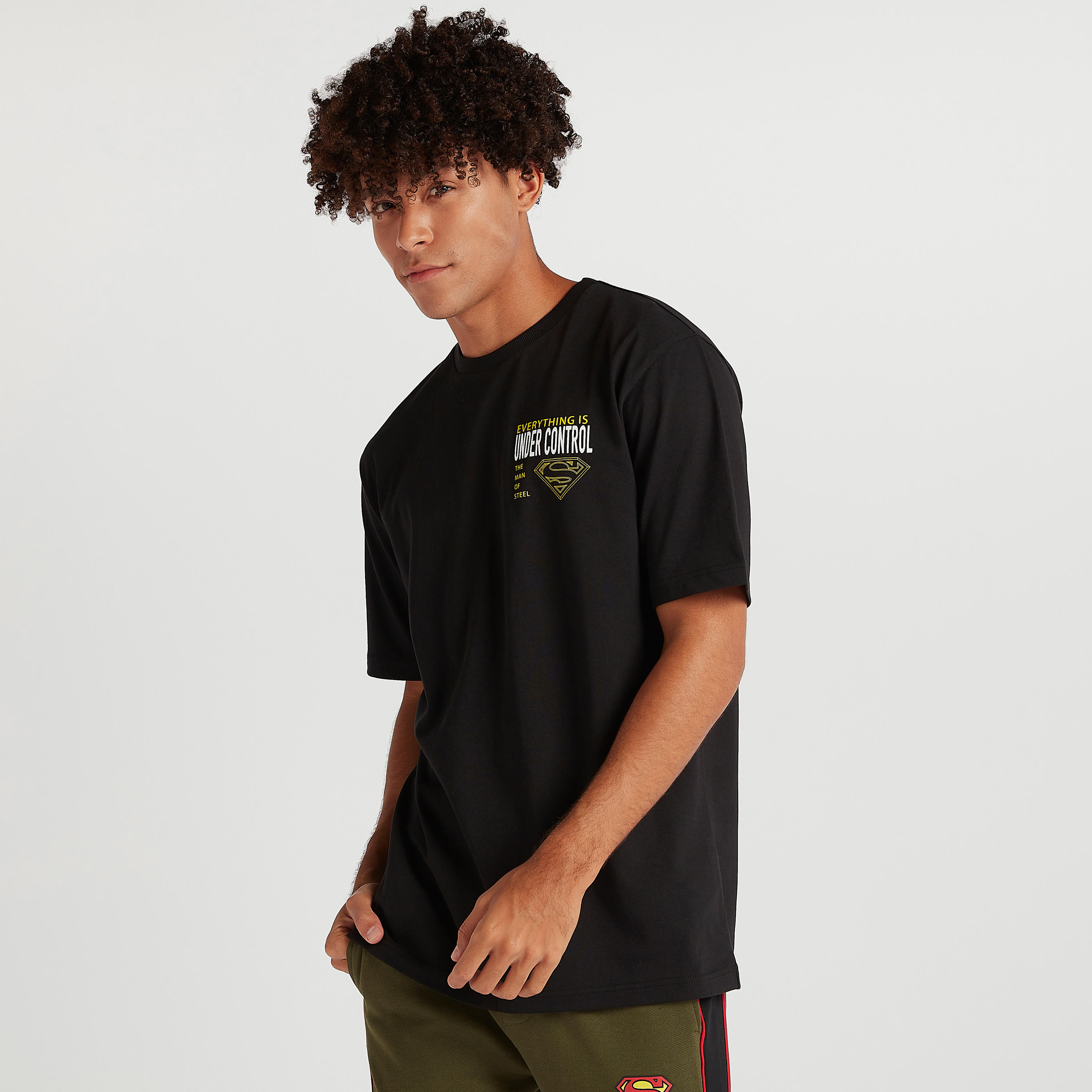 تيشيرت بياقة ضيّقة وأكمام قصيرة وطبعات سوبر مان-men-clothing-tshirtsandpolos-tshirts-image-1