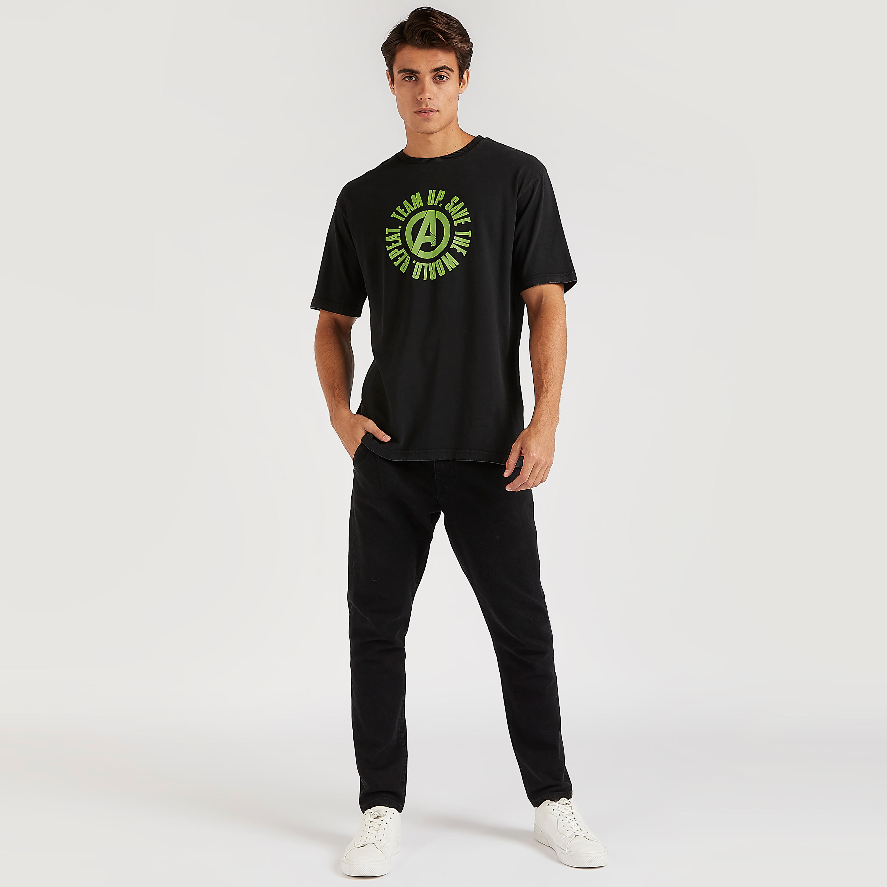 تيشيرت بياقة ضيّقة وأكمام قصيرة وطبعات أفينجرز-men-clothing-tshirtsandpolos-tshirts-image-5