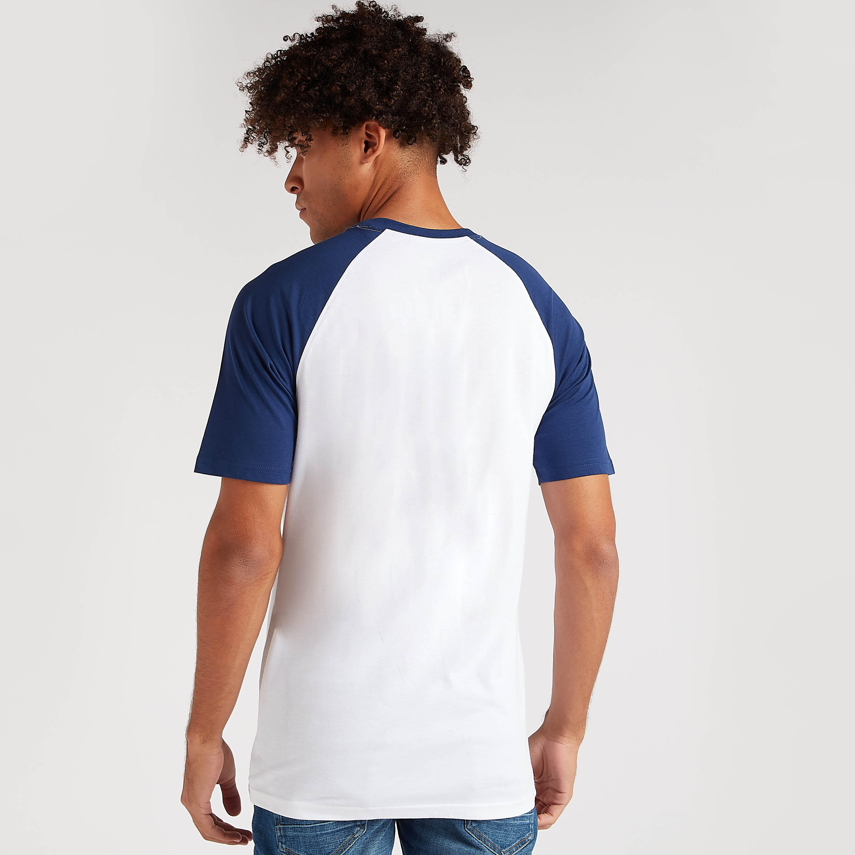 تيشيرت بياقة ضيّقة وأكمام قصيرة وطبعات ناسا-men-clothing-tshirtsandpolos-tshirts-image-5