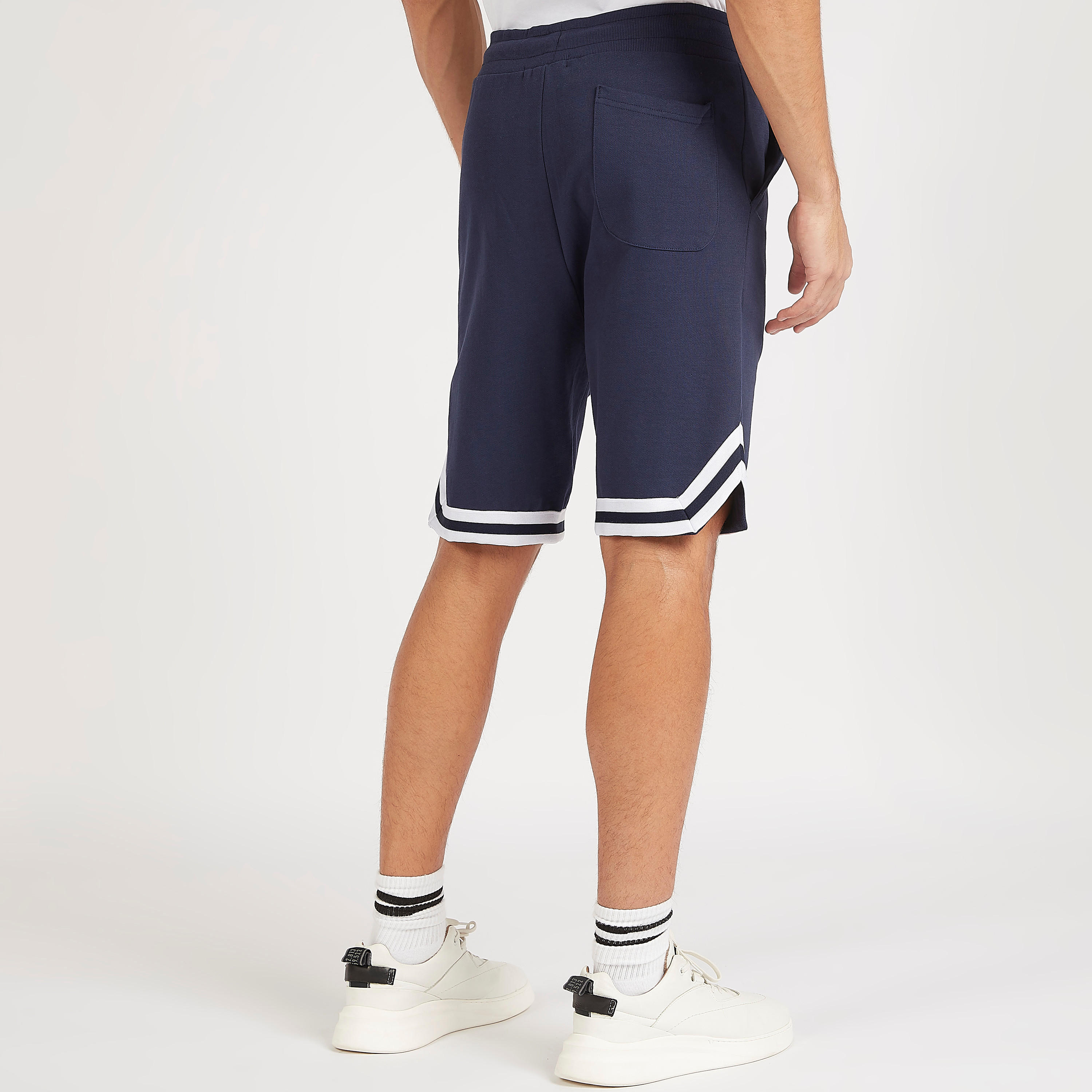 شورت برباط إغلاق وخصر متوسط الارتفاع وطبعات ناسا-men-clothing-bottoms-shorts-image-1