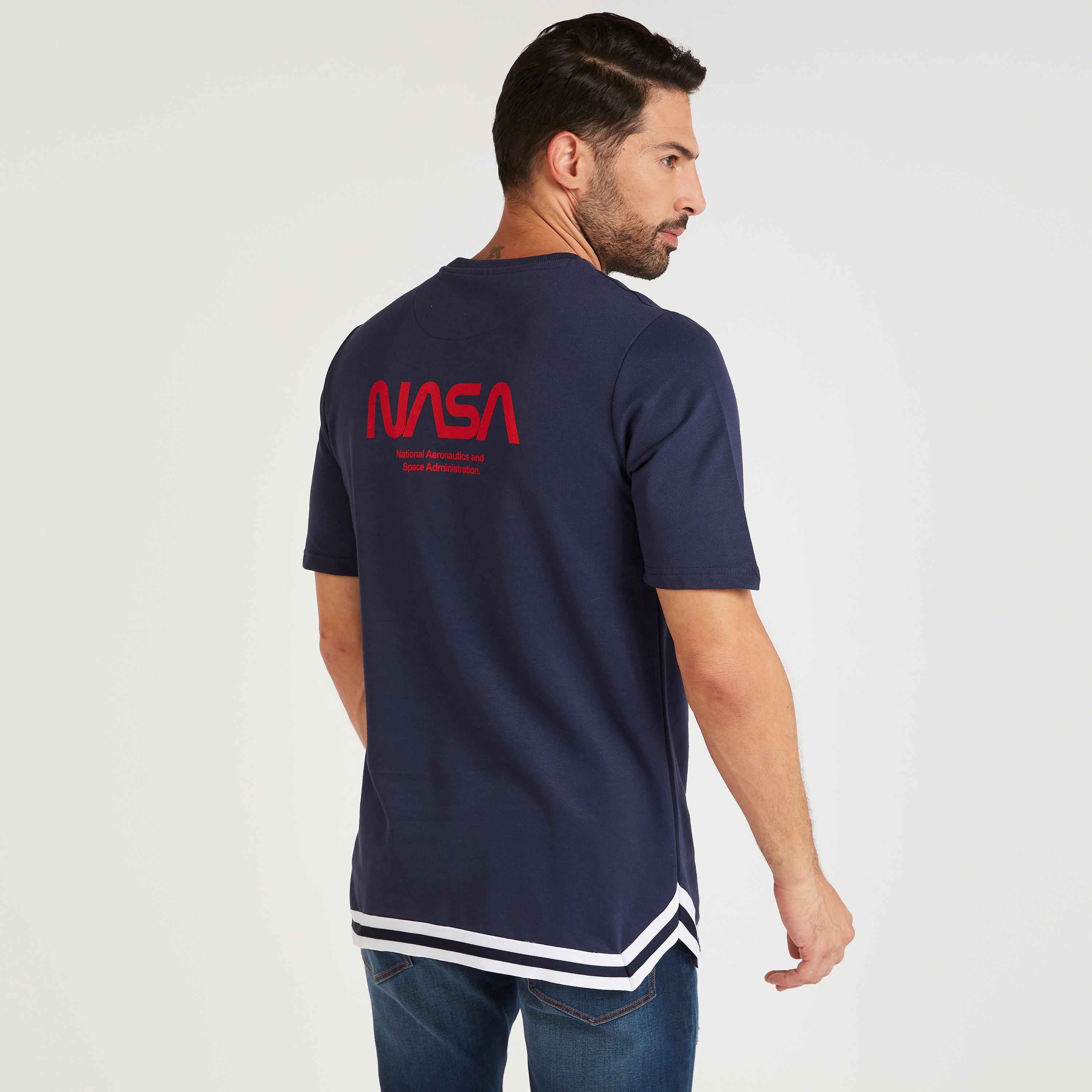 تيشيرت بياقة ضيقة وأكمام قصيرة وطبعات ناسا-men-clothing-tshirtsandpolos-tshirts-image-4