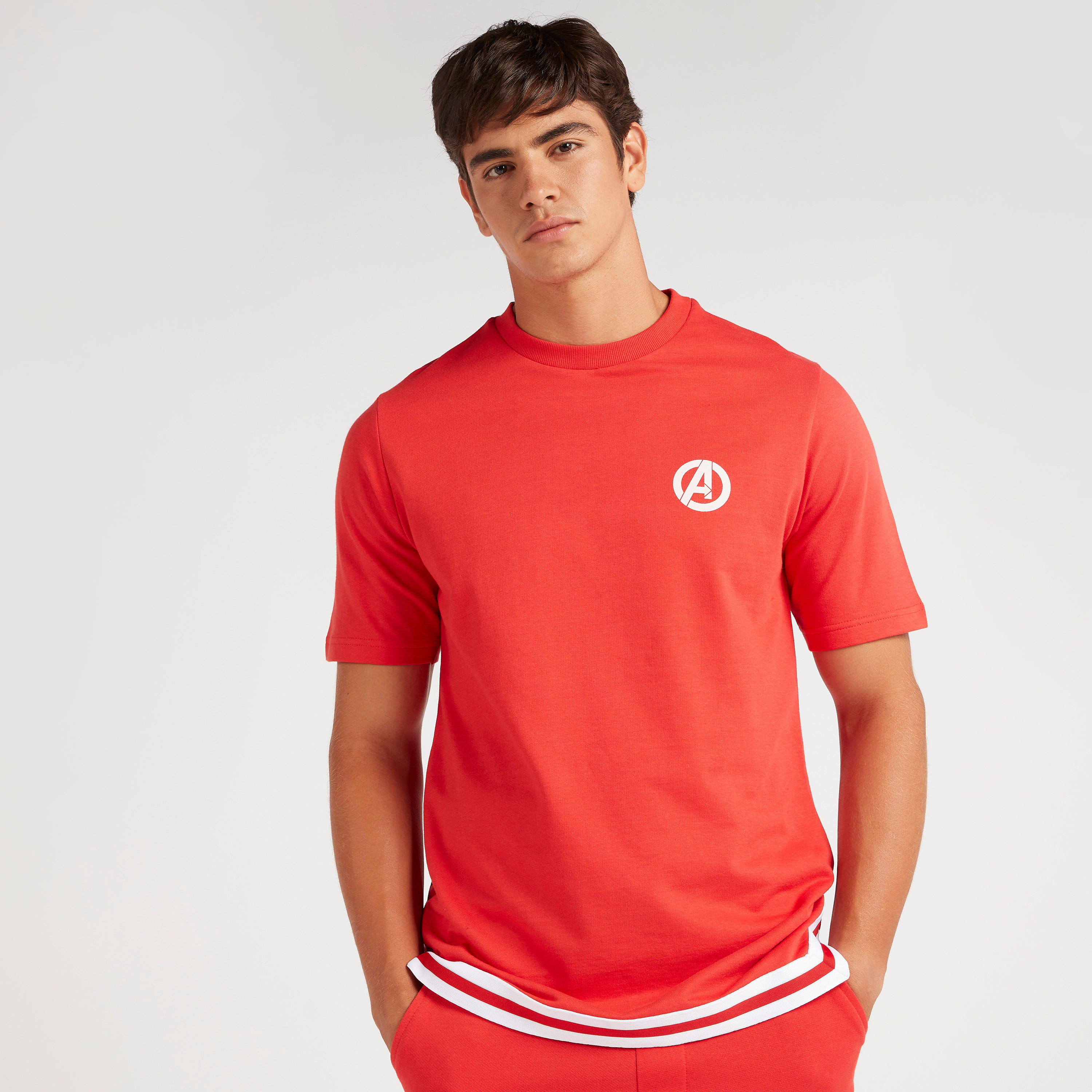 تيشيرت بياقة ضيّقة وأكمام قصيرة وطبعات أفينجرز-men-clothing-tshirtsandpolos-tshirts-image-3