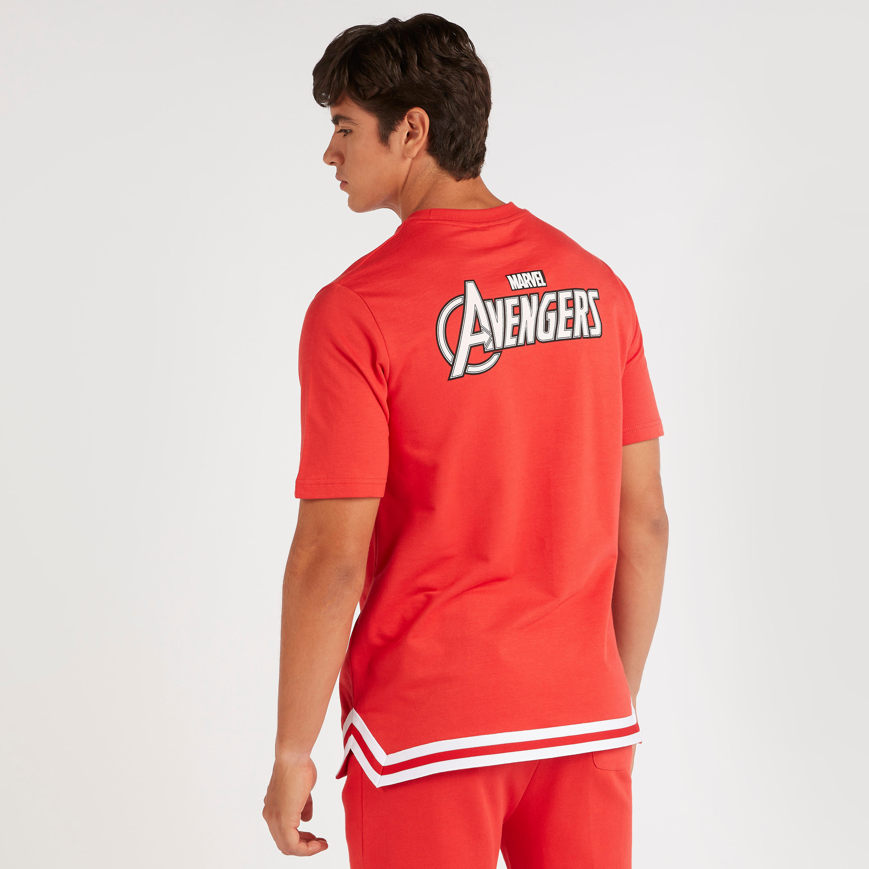 تيشيرت بياقة ضيّقة وأكمام قصيرة وطبعات أفينجرز-men-clothing-tshirtsandpolos-tshirts-image-6
