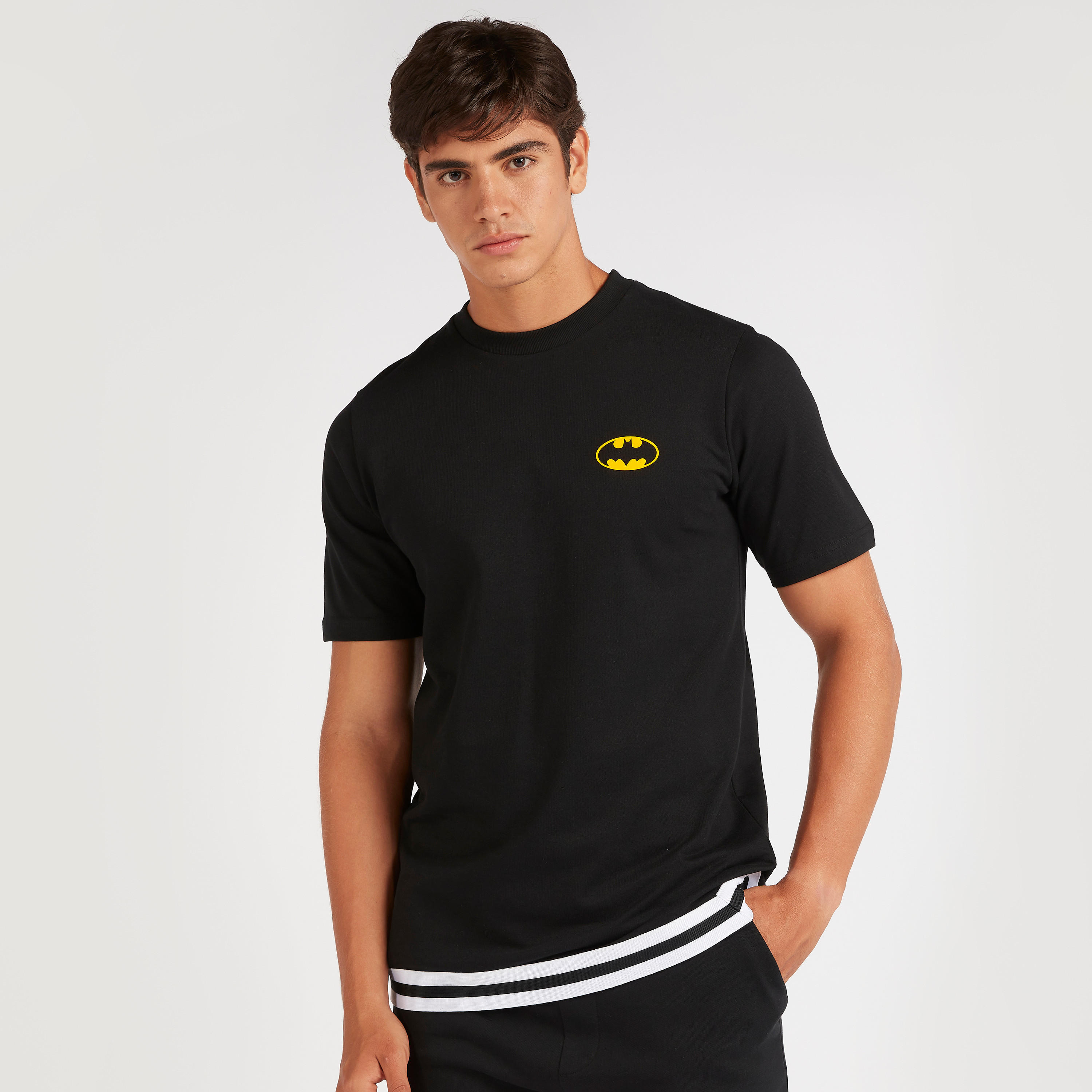 تيشيرت بياقة ضيّقة وأكمام قصيرة وطبعات باتمان-men-clothing-tshirtsandpolos-tshirts-image-5