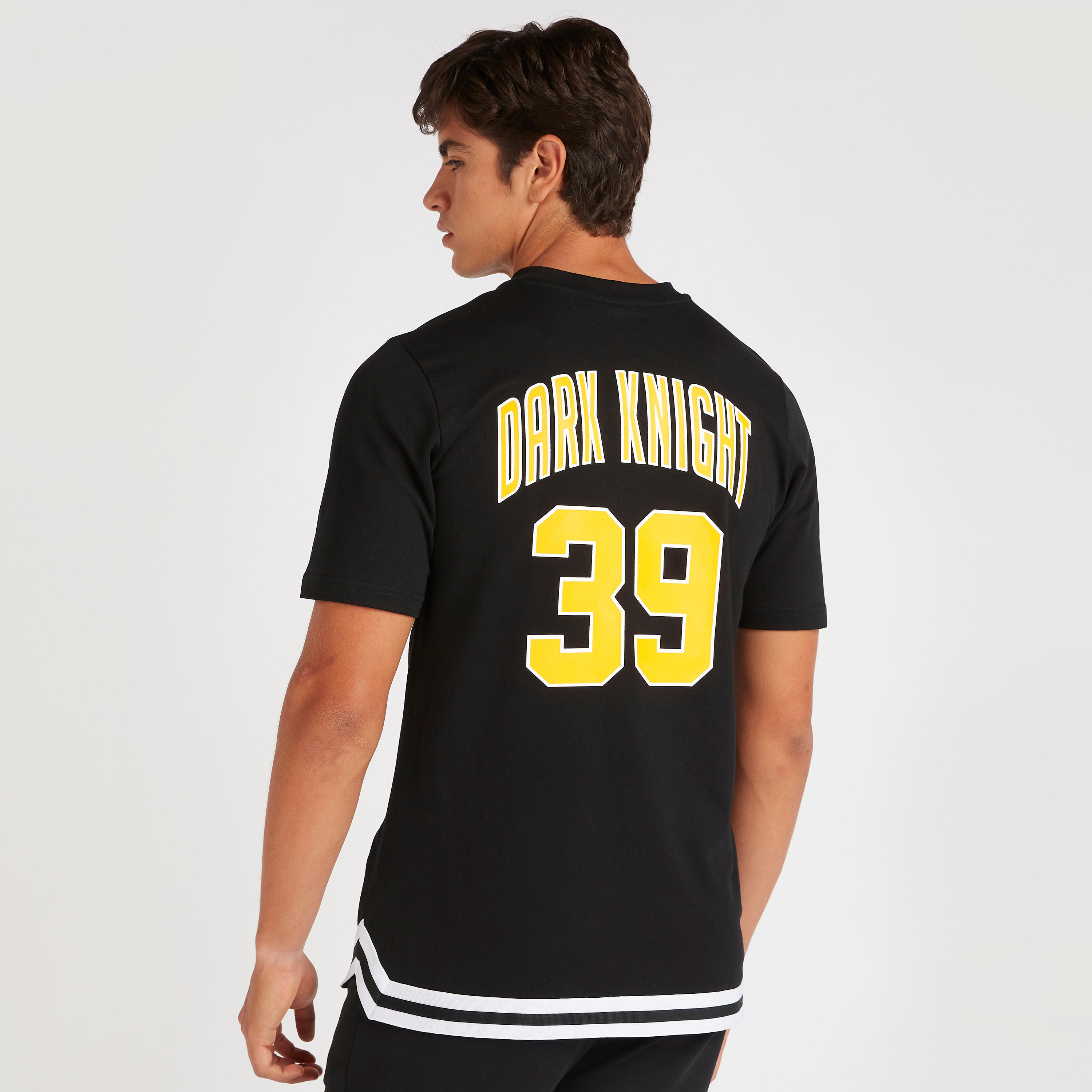 تيشيرت بياقة ضيّقة وأكمام قصيرة وطبعات باتمان-men-clothing-tshirtsandpolos-tshirts-image-2