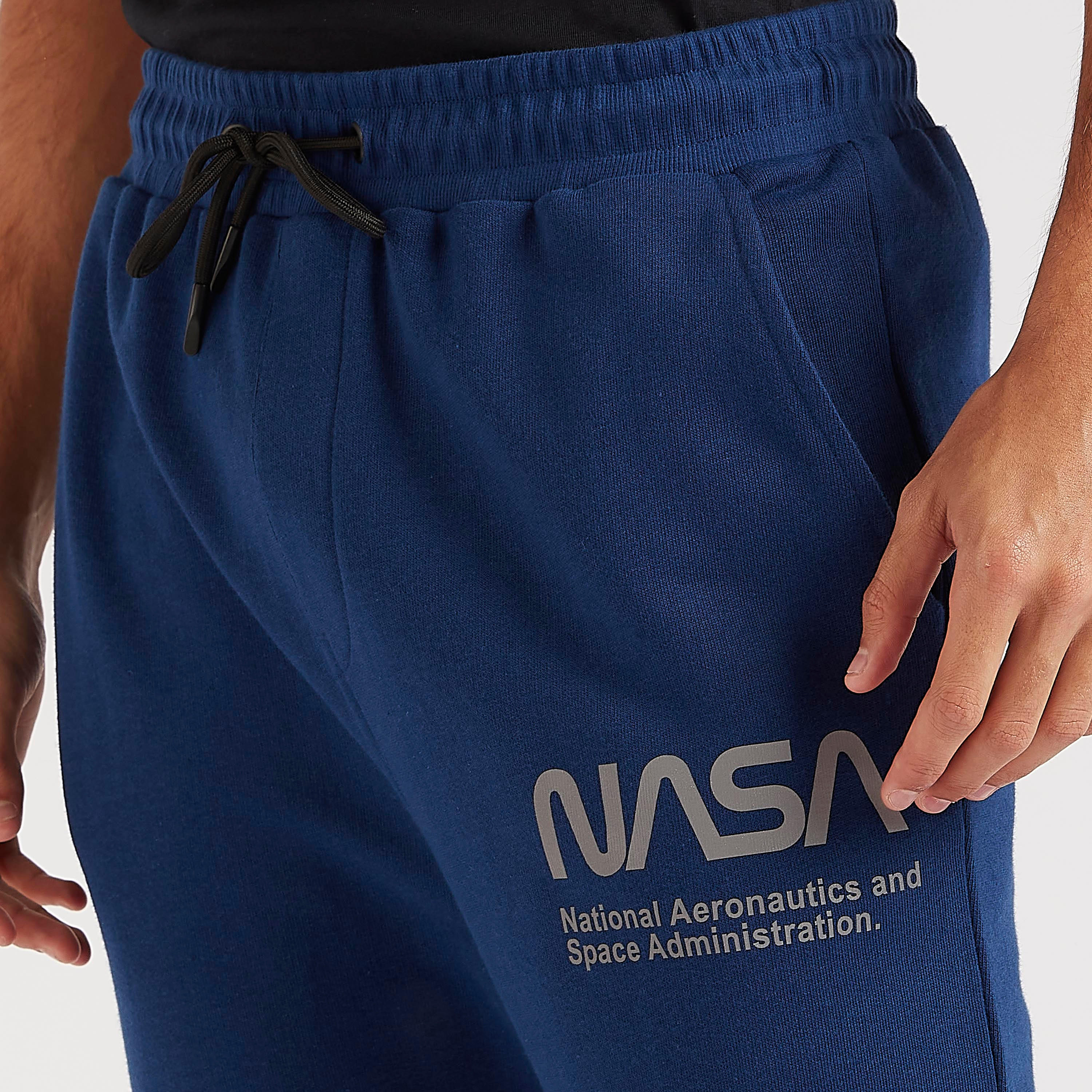 بنطلون رياضي بخصر مطّاطي وجيوب وطبعات ناسا-men-clothing-bottoms-joggers-image-2