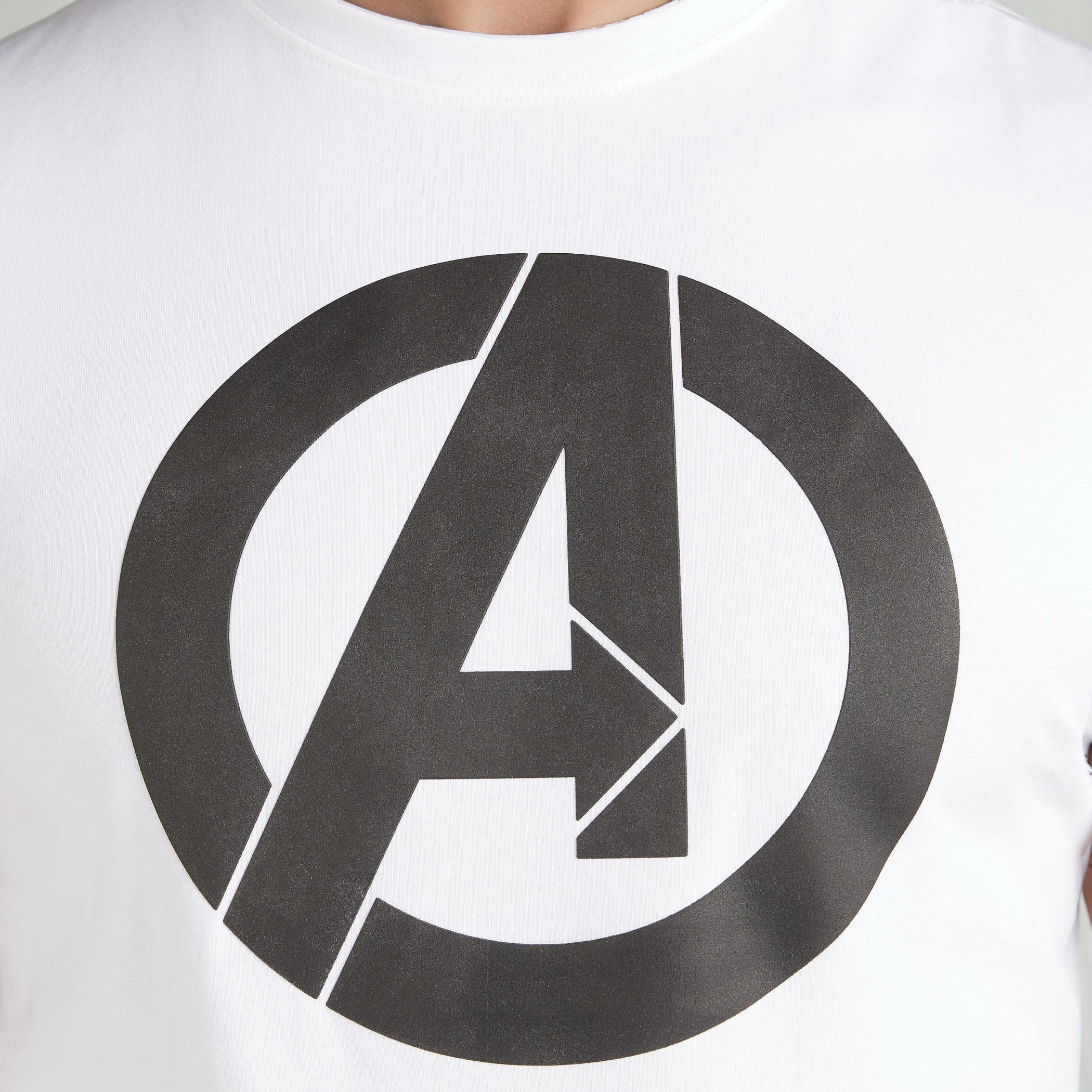 تيشيرت بياقة ضيّقة وأكمام قصيرة وطبعات أفينجرز-men-clothing-tshirtsandpolos-tshirts-image-4