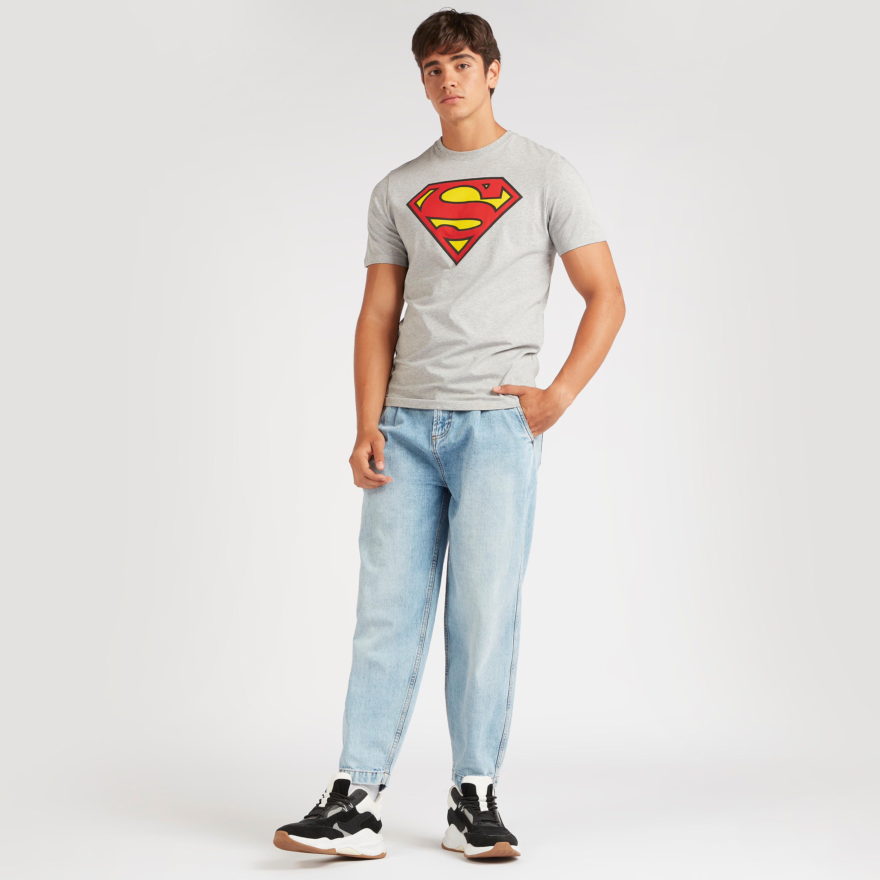 تيشيرت بياقة ضيّقة وأكمام قصيرة وطبعات سوبرمان-men-clothing-tshirtsandpolos-tshirts-image-2