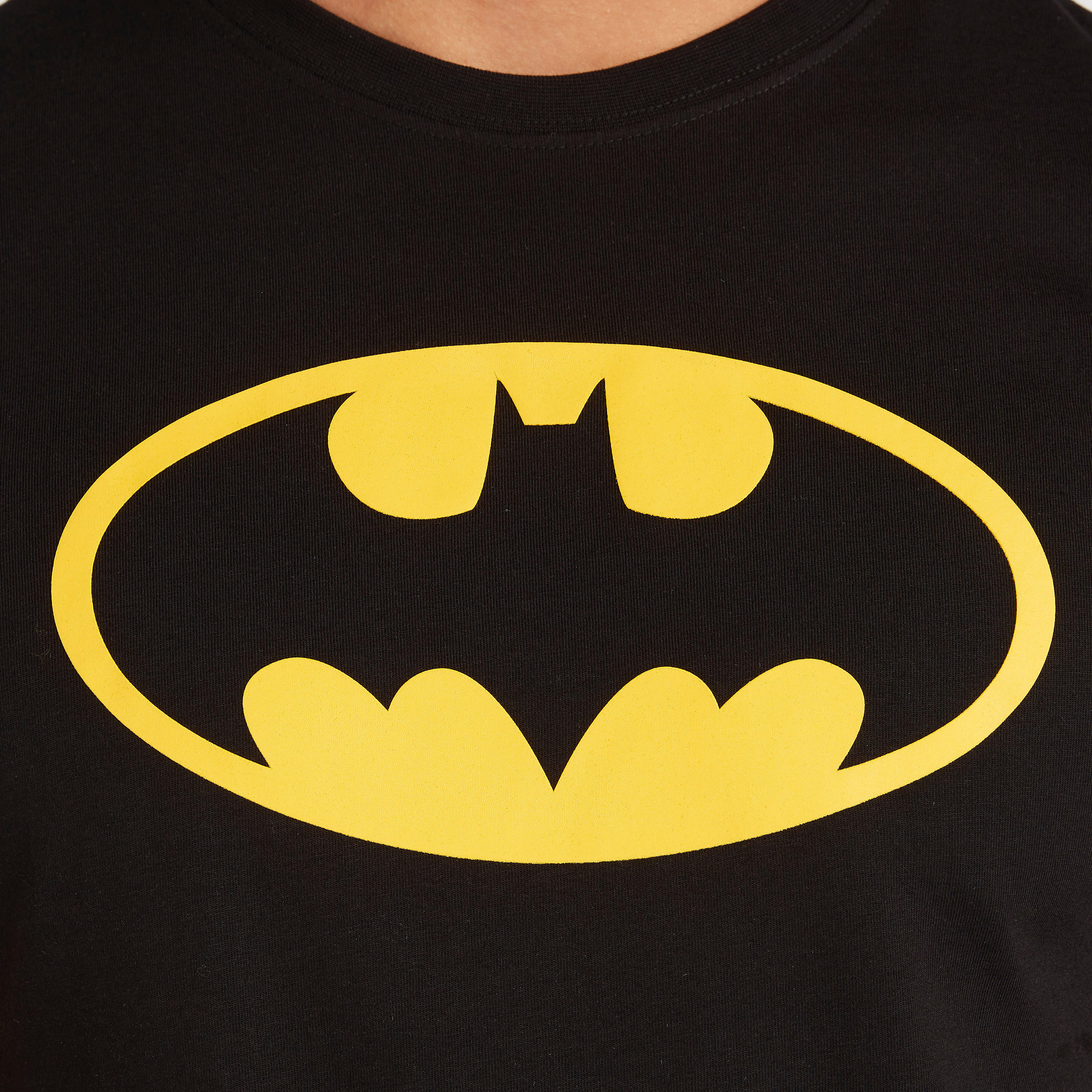 تيشيرت بياقة ضيّقة وأكمام قصيرة وطبعات باتمان-men-clothing-tshirtsandpolos-tshirts-image-3