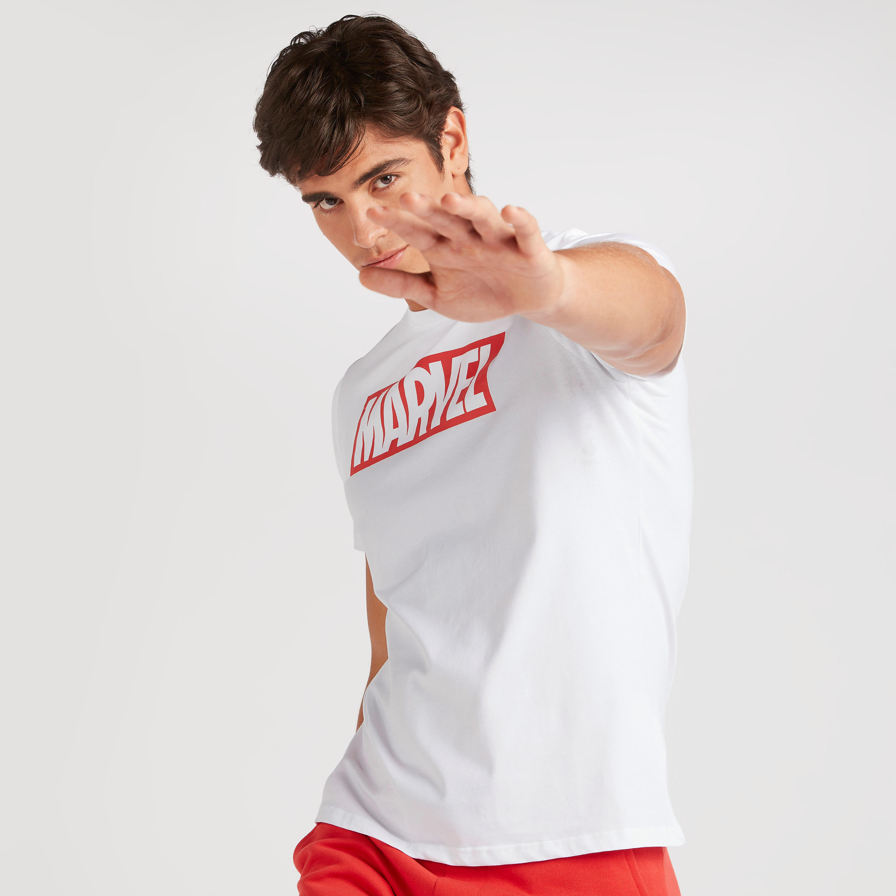 تيشيرت بياقة ضيّقة وأكمام قصيرة وطبعات مارفل-men-clothing-tshirtsandpolos-tshirts-image-4