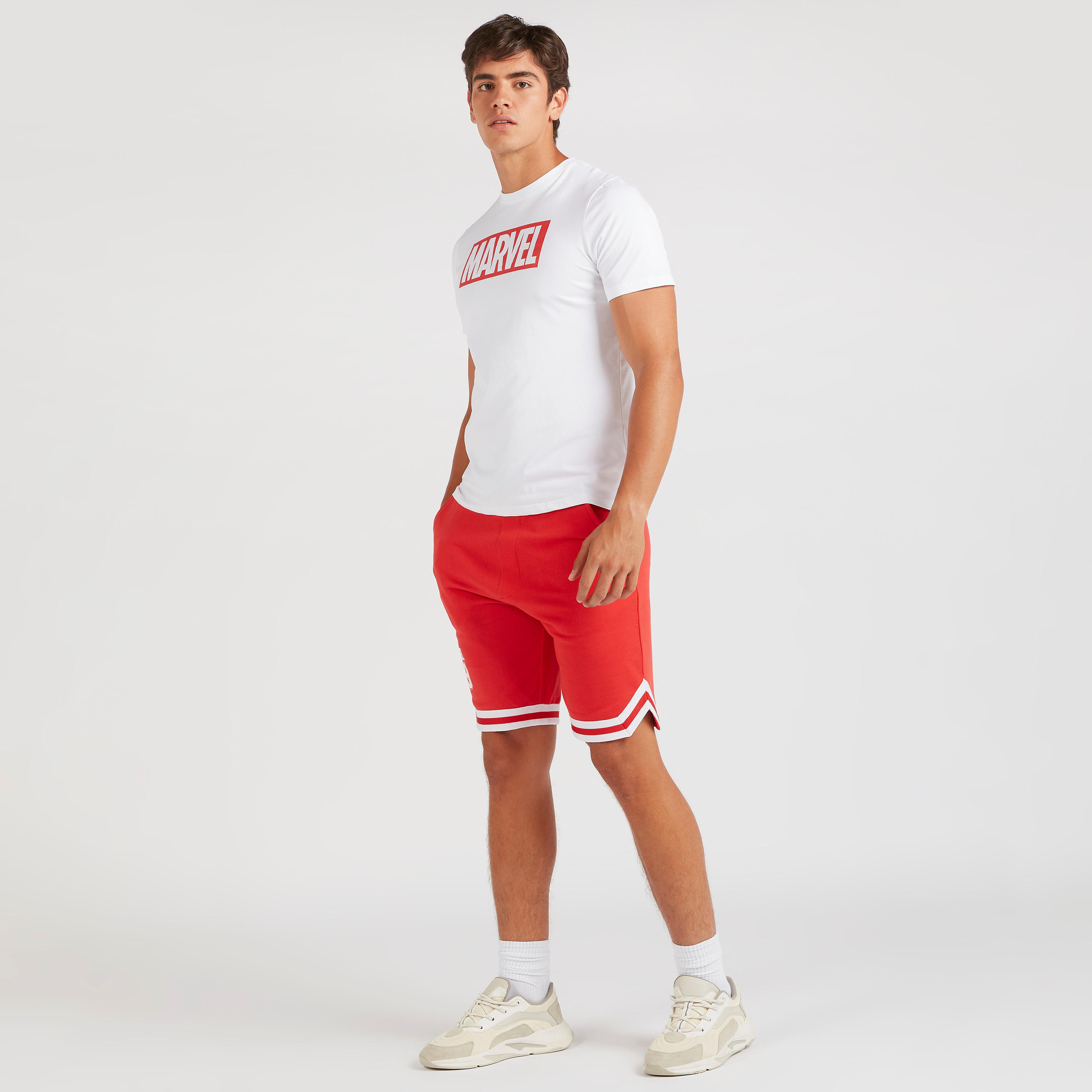 تيشيرت بياقة ضيّقة وأكمام قصيرة وطبعات مارفل-men-clothing-tshirtsandpolos-tshirts-image-3