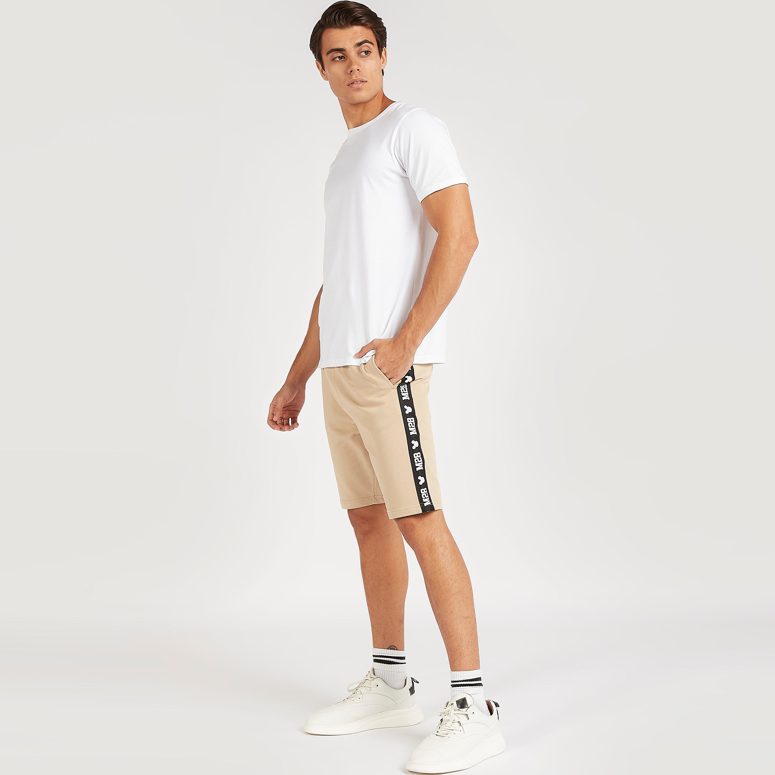 شورت بطبعات ميكي ماوس ورباط إغلاق-men-clothing-bottoms-shorts-image-2