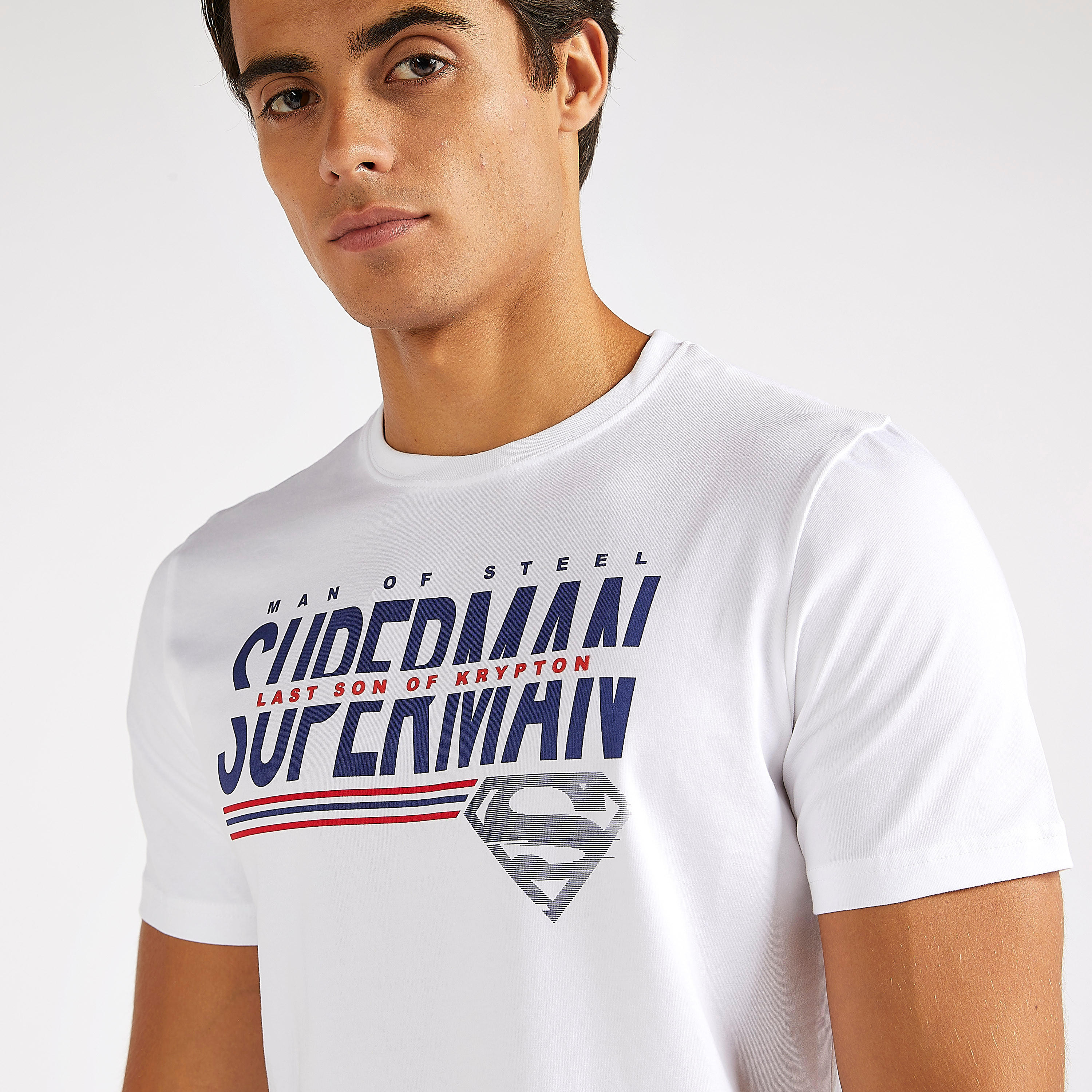 تيشيرت بياقة ضيّقة وأكمام قصيرة وطبعات سوبرمان-men-clothing-tshirtsandpolos-tshirts-image-3