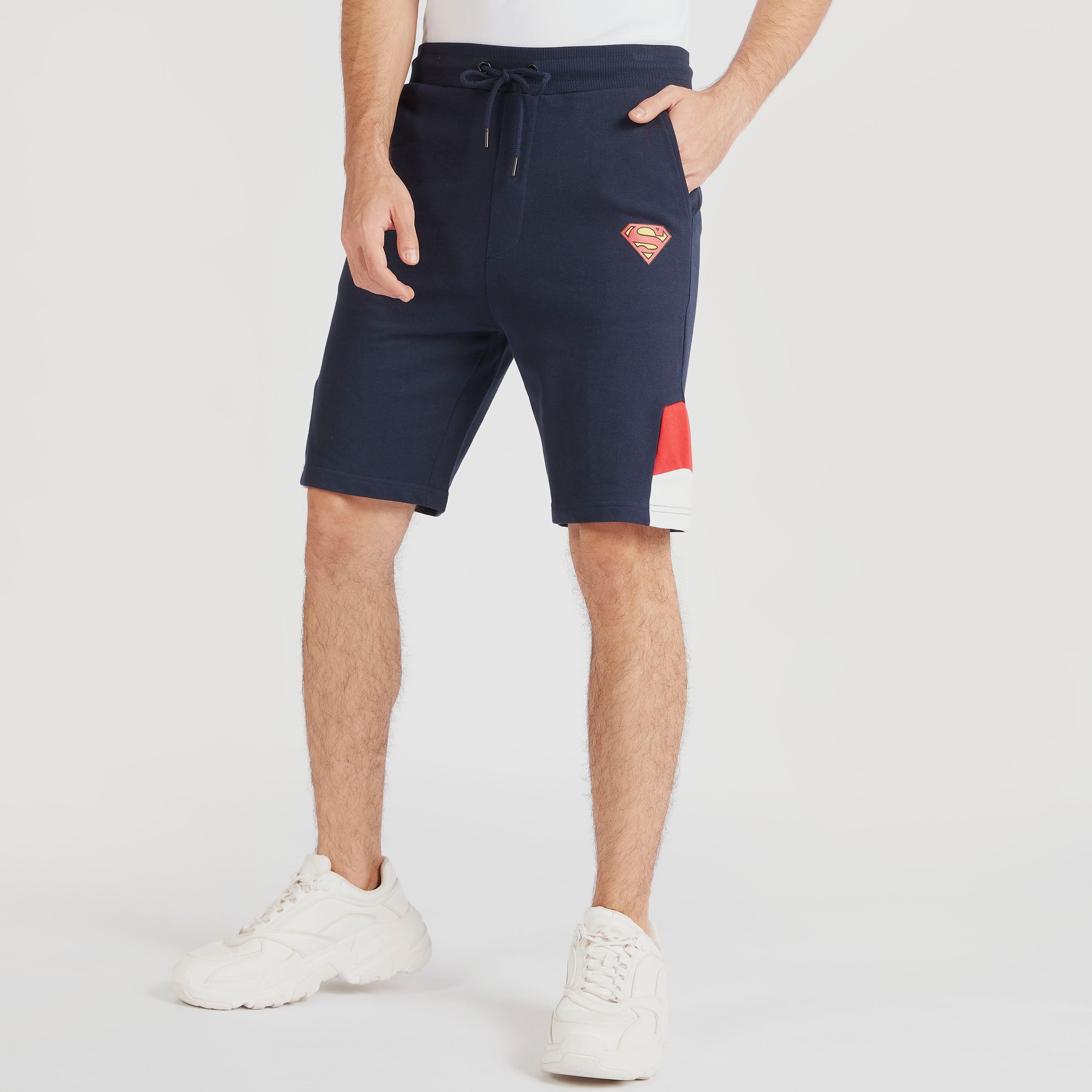 شورت بخصر رباط وجيوب وطبعات سوبرمان-men-clothing-bottoms-shorts-image-1