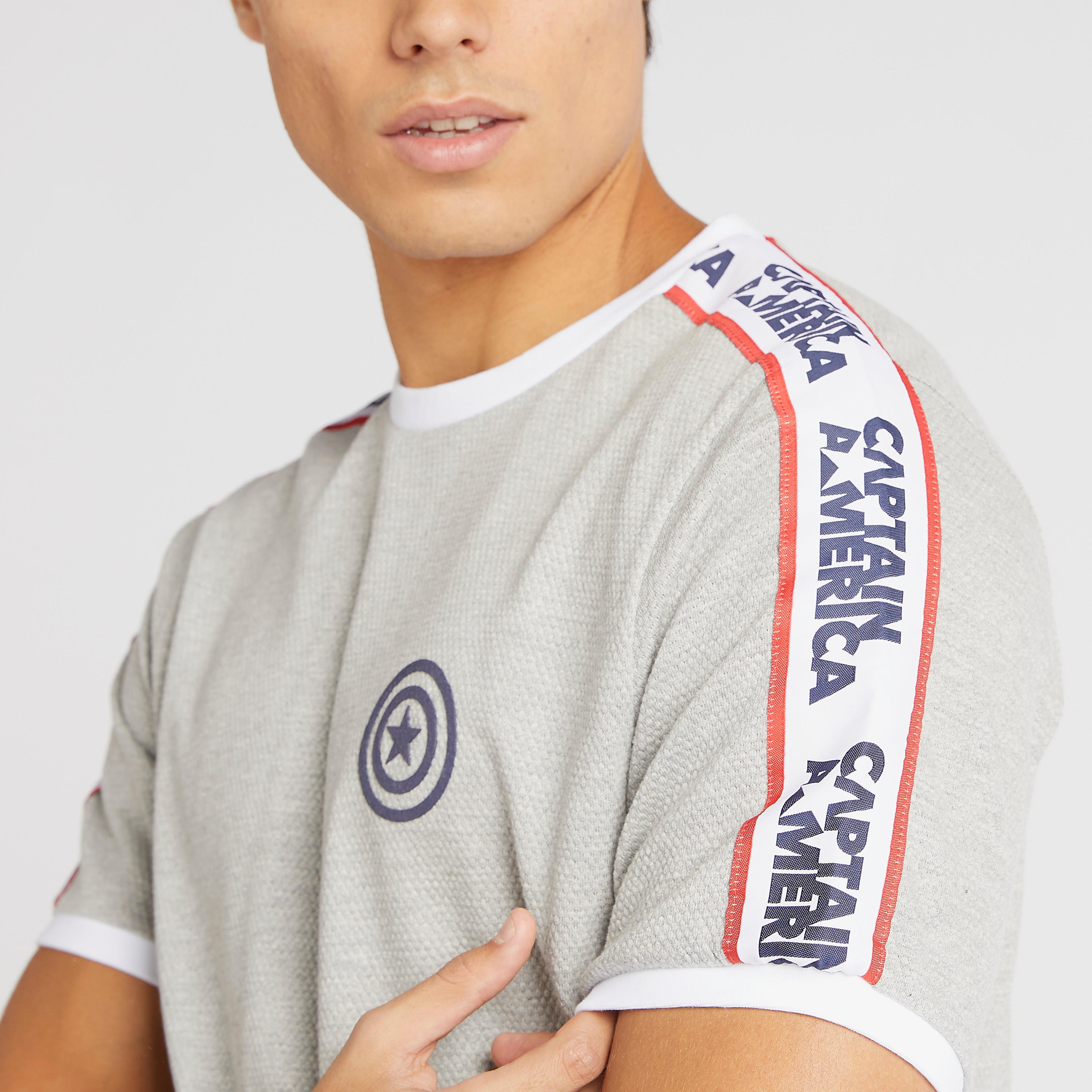 تيشيرت بأكمام قصيرة وطبعات كابتن أميريكا-men-clothing-tshirtsandpolos-tshirts-image-3