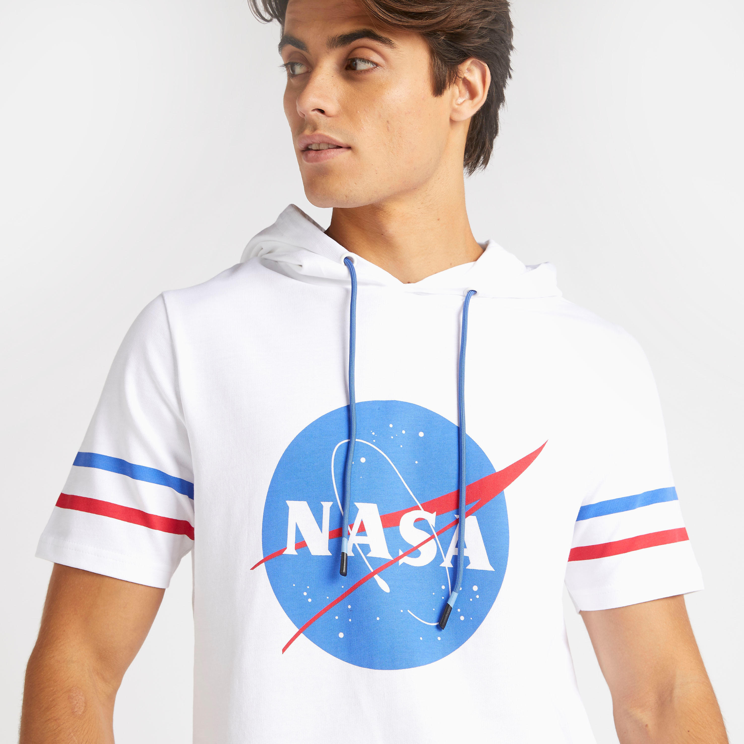 تيشيرت بأكمام قصيرة وقبّعة وطبعات من ناسا-men-clothing-tshirtsandpolos-tshirts-image-3