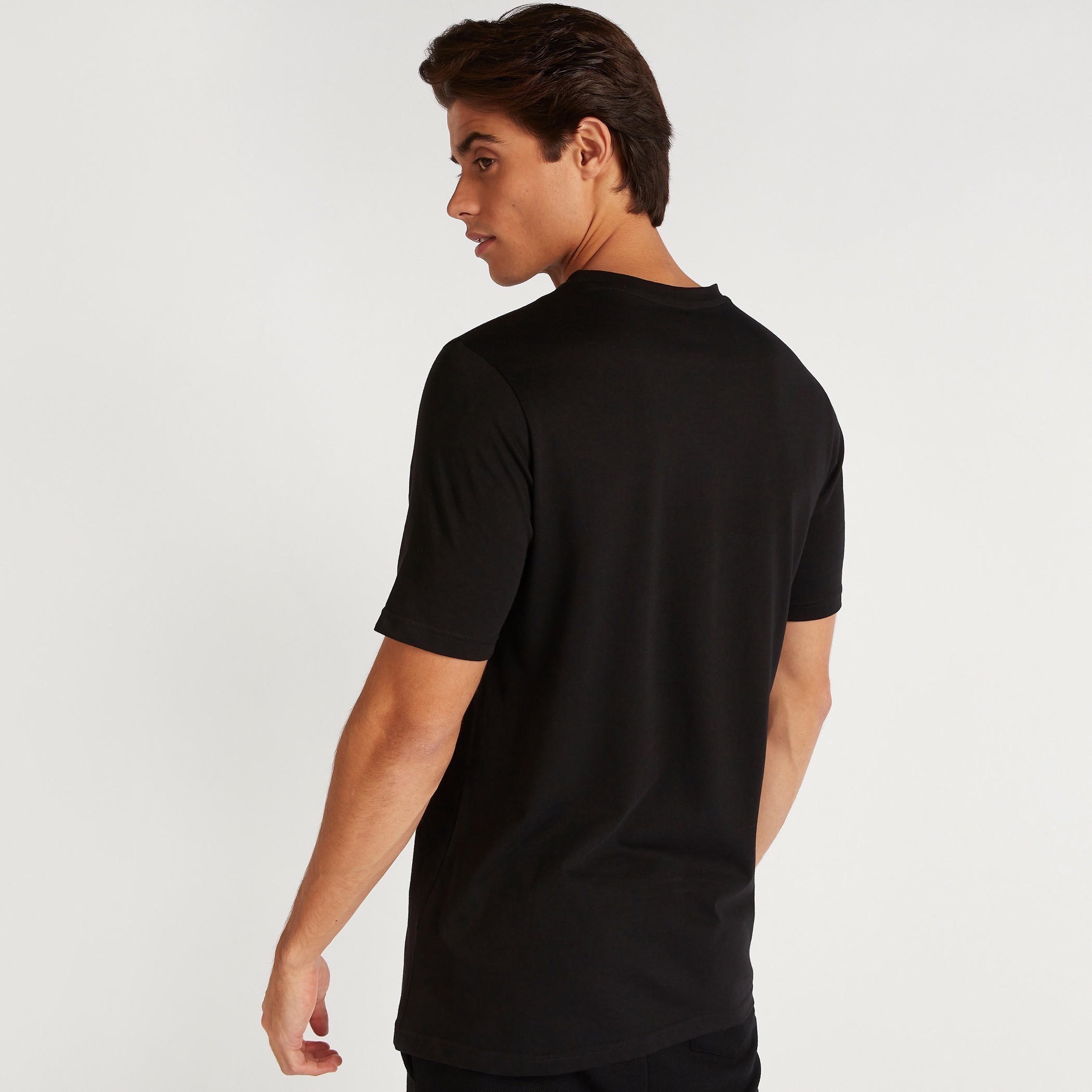تيشيرت بياقة ضيّقة وأكمام قصيرة وطبعات ناسا-men-clothing-tshirtsandpolos-tshirts-image-4