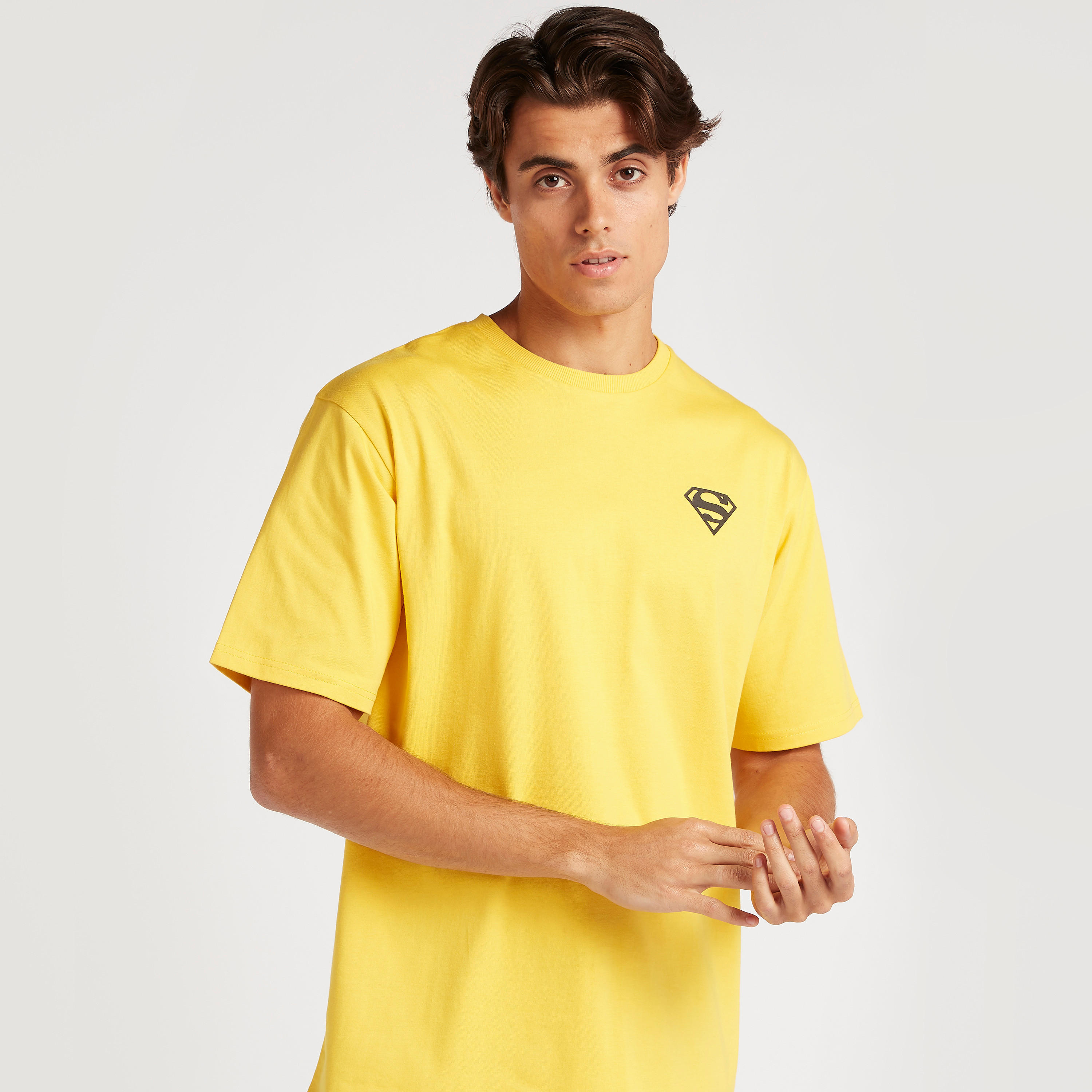 تيشيرت بياقة ضيّقة وأكمام قصيرة وطبعات سوبرمان-men-clothing-tshirtsandpolos-tshirts-image-1