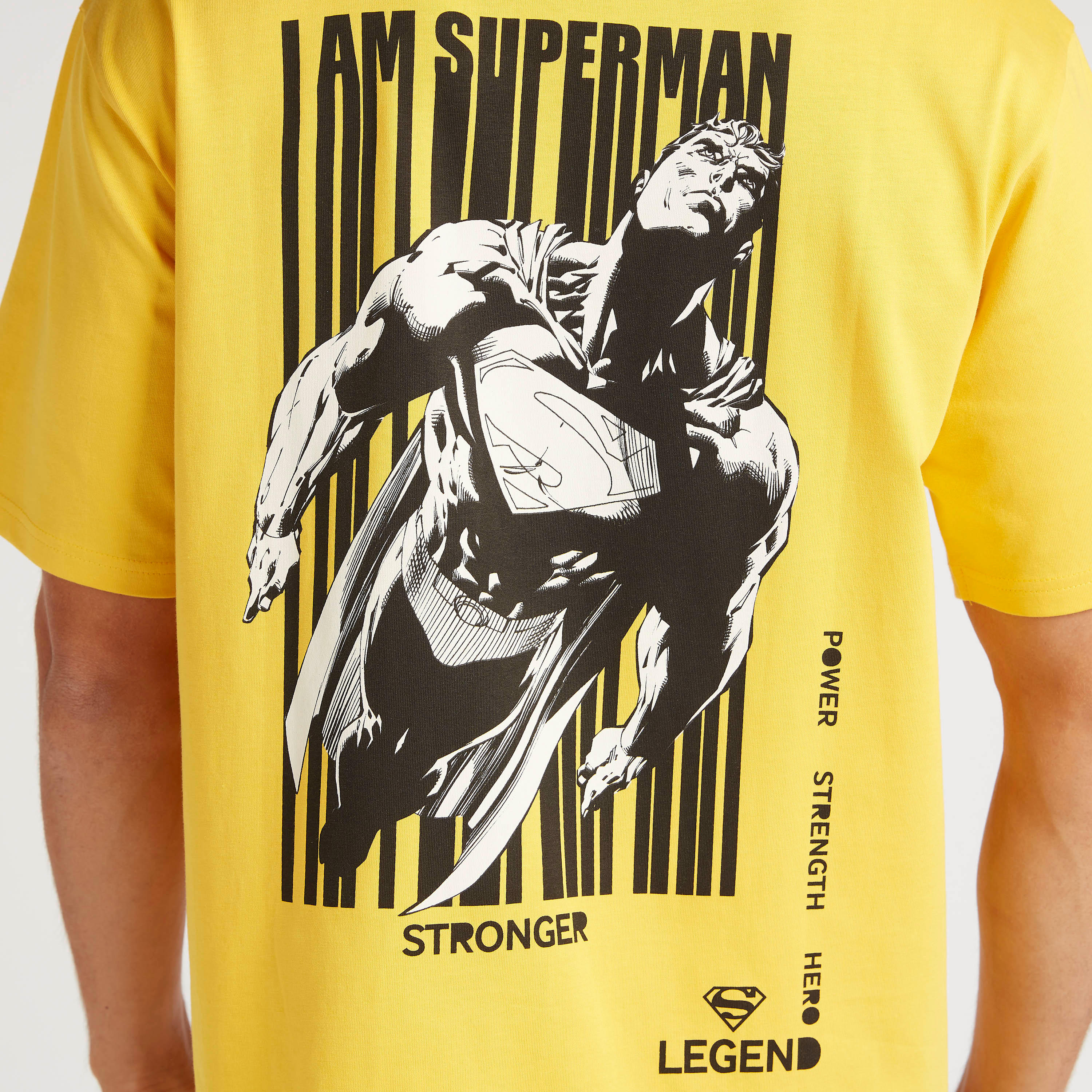 تيشيرت بياقة ضيّقة وأكمام قصيرة وطبعات سوبرمان-men-clothing-tshirtsandpolos-tshirts-image-3