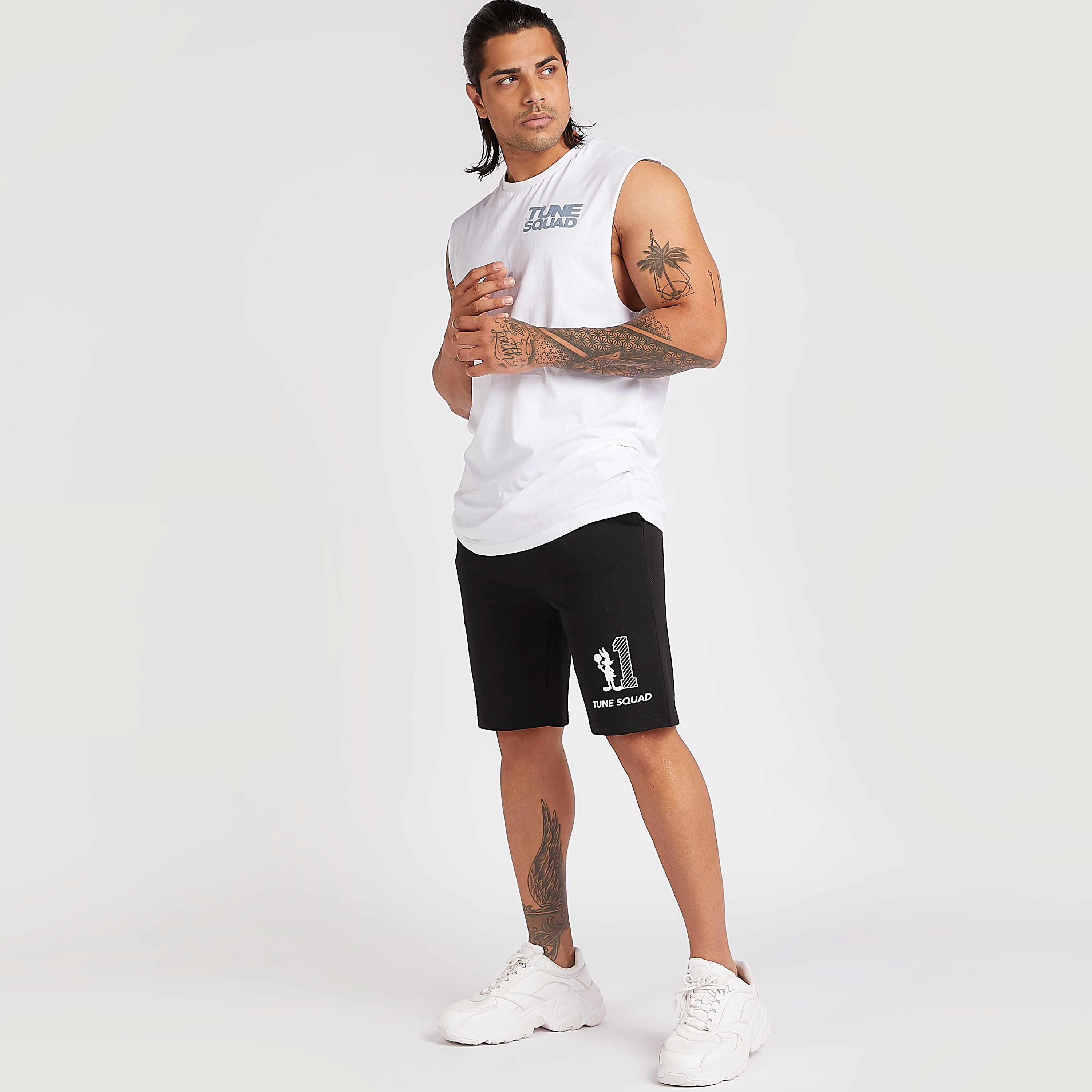 سترة بياقة ضيقة وطبعات-men-clothing-tshirtsandpolos-vests-image-2