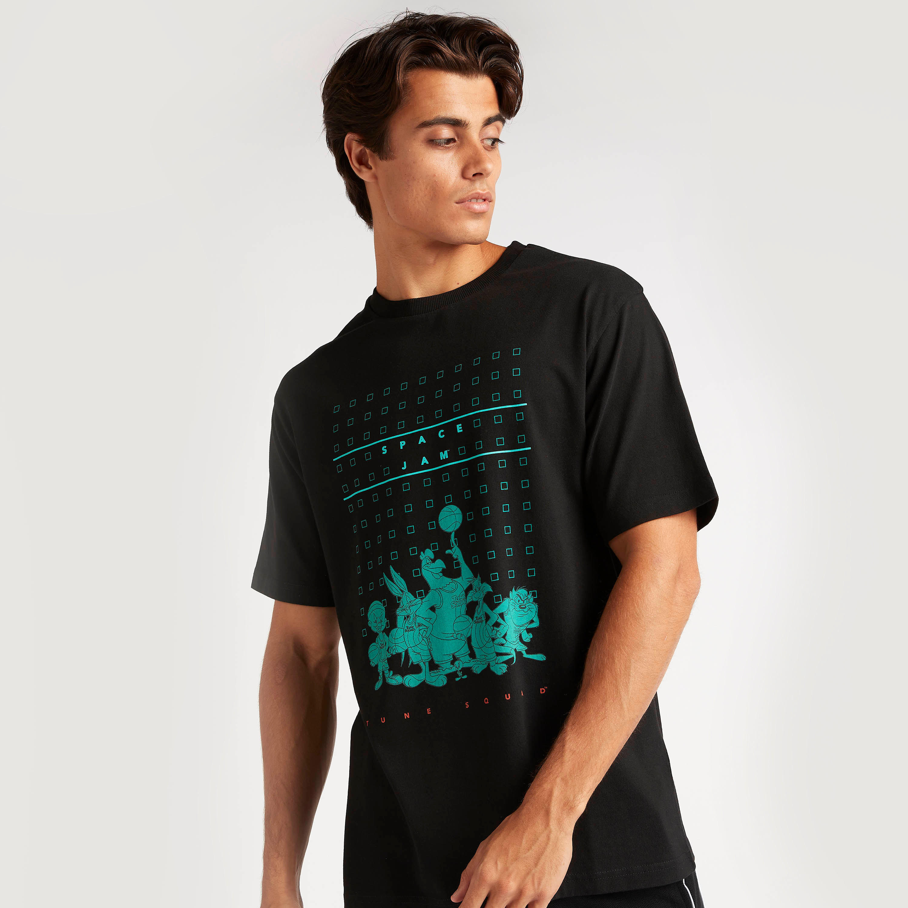 تيشيرت بأكمام قصيرة وياقة ضيّقة وطبعات-men-clothing-tshirtsandpolos-tshirts-image-5