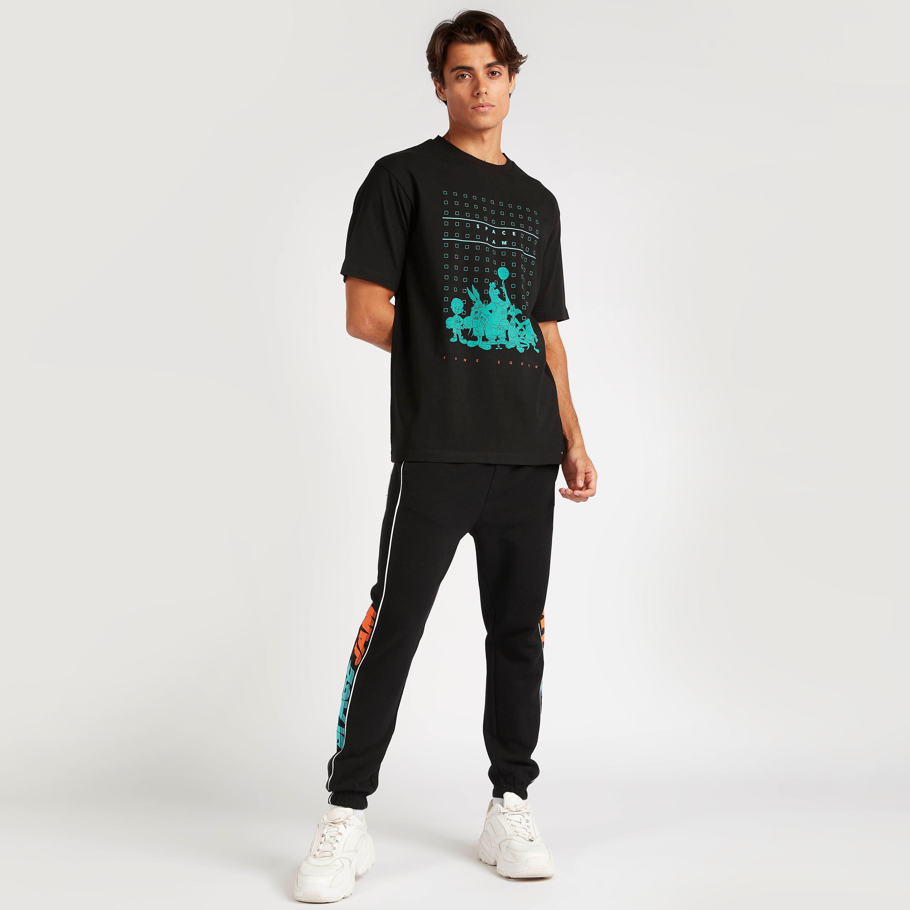 تيشيرت بأكمام قصيرة وياقة ضيّقة وطبعات-men-clothing-tshirtsandpolos-tshirts-image-4