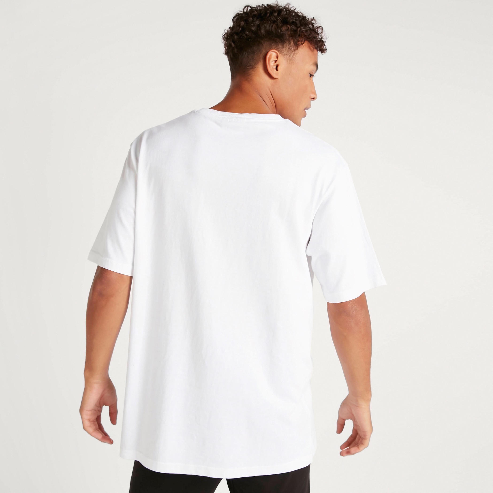 تيشيرت بأكمام قصيرة وياقة ضيّقة وطبعات-men-clothing-tshirtsandpolos-tshirts-image-4