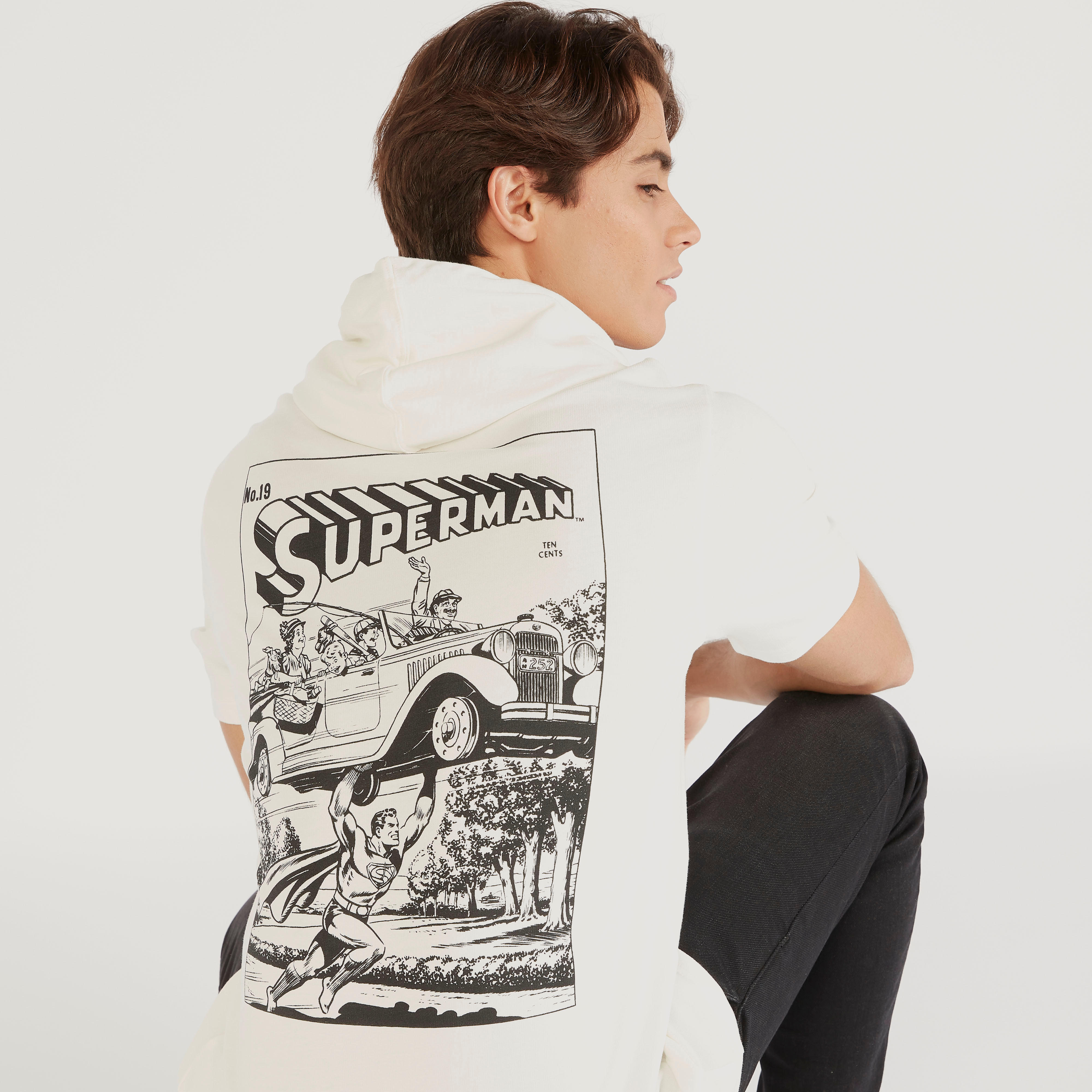 تيشيرت بقبّعة وأكمام قصيرة وطبعات سوبر مان-men-clothing-tshirtsandpolos-tshirts-image-5