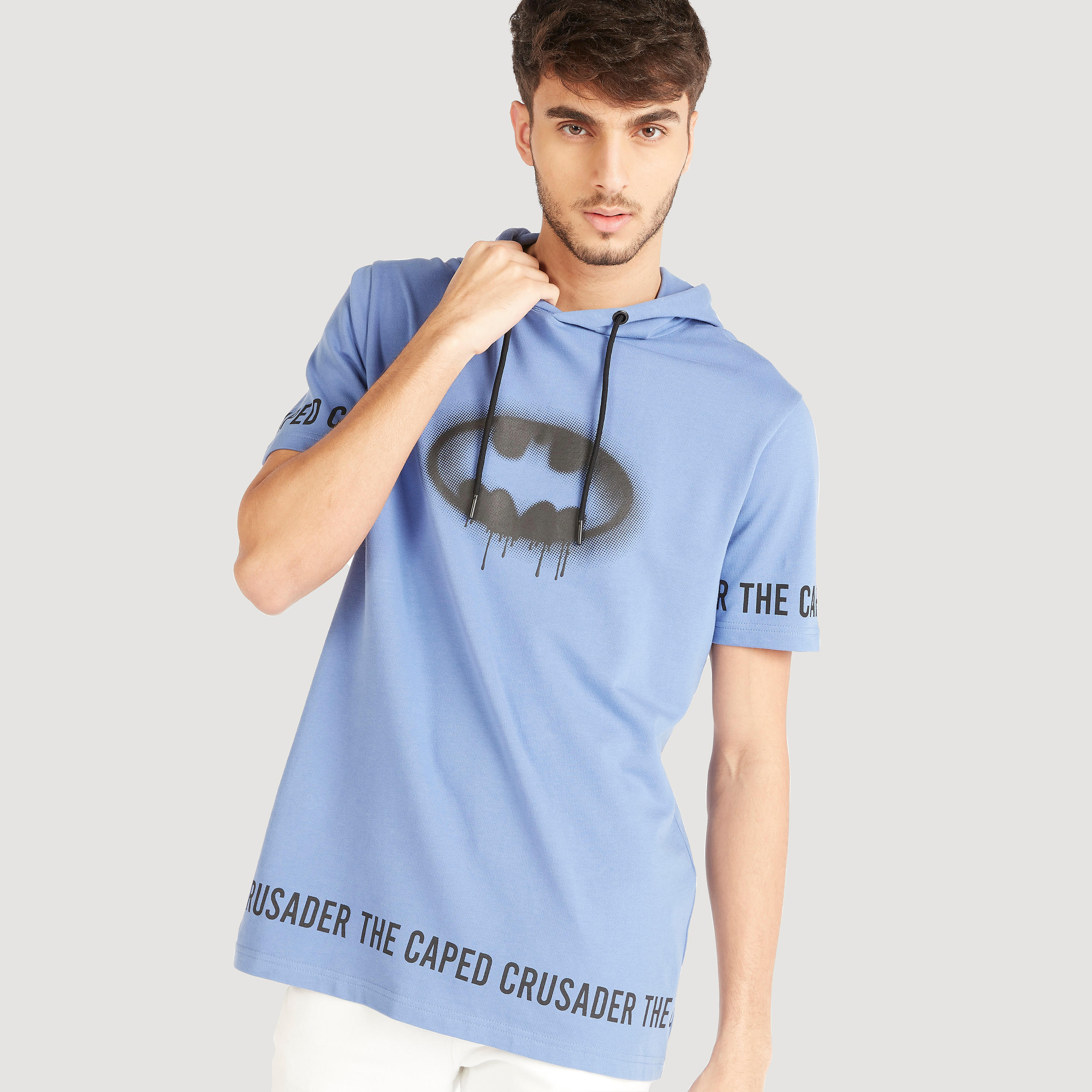 تيشيرت بياقة بقبعة وأكمام قصيرة وطبعات باتمان-men-clothing-tshirtsandpolos-tshirts-image-1