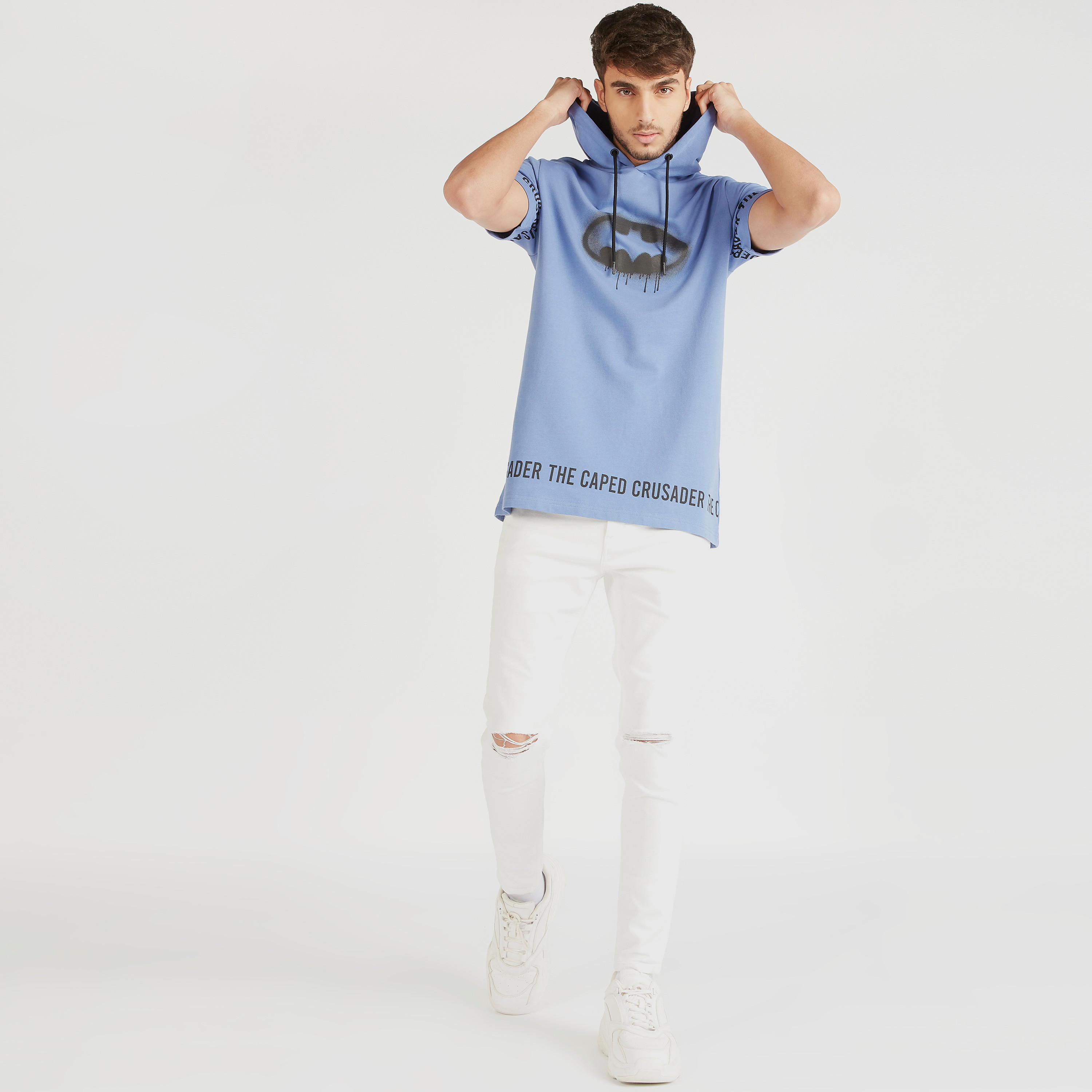 تيشيرت بياقة بقبعة وأكمام قصيرة وطبعات باتمان-men-clothing-tshirtsandpolos-tshirts-image-2