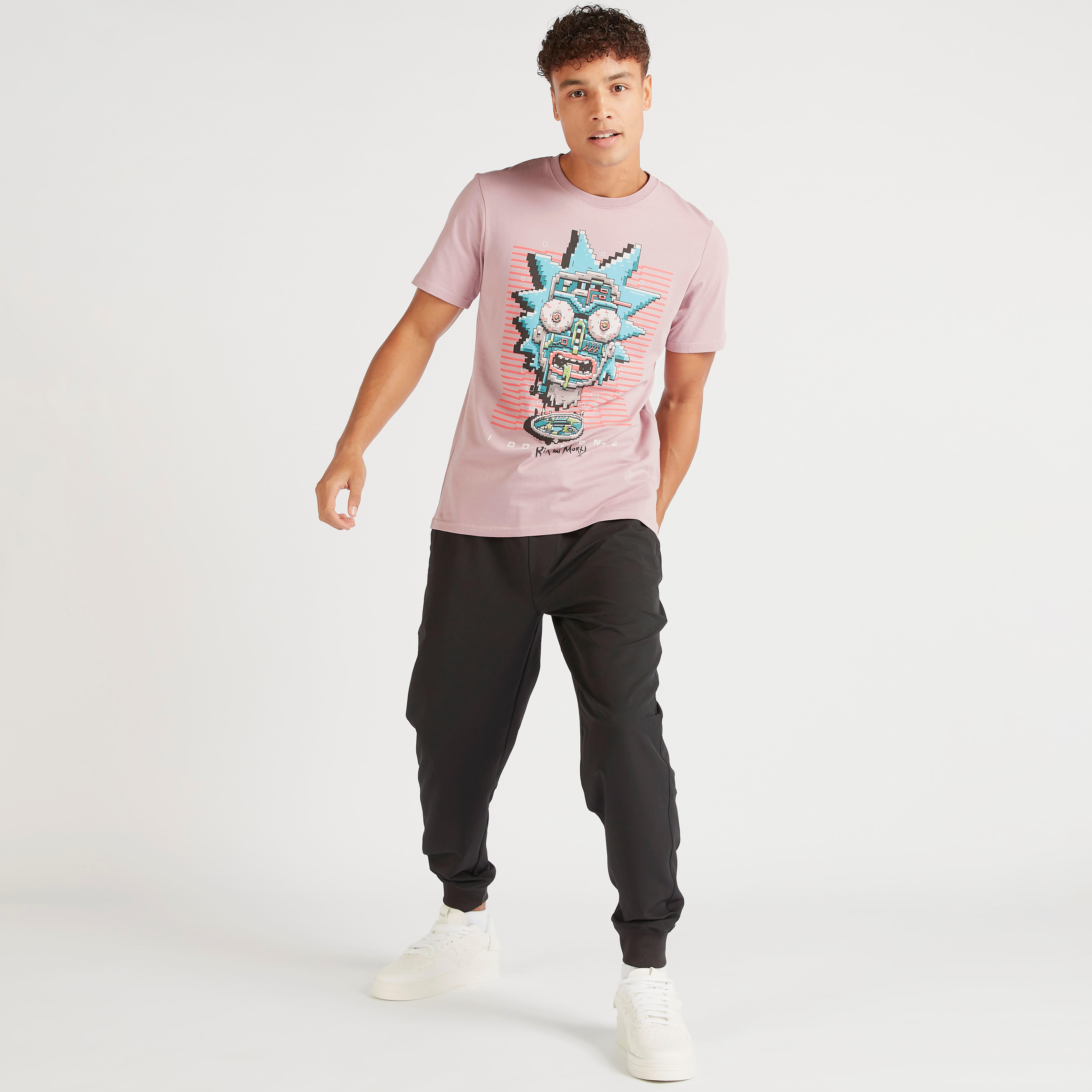تيشيرت بياقة مستديرة وطبعات ريك آند مورتي-men-clothing-tshirtsandpolos-tshirts-image-4
