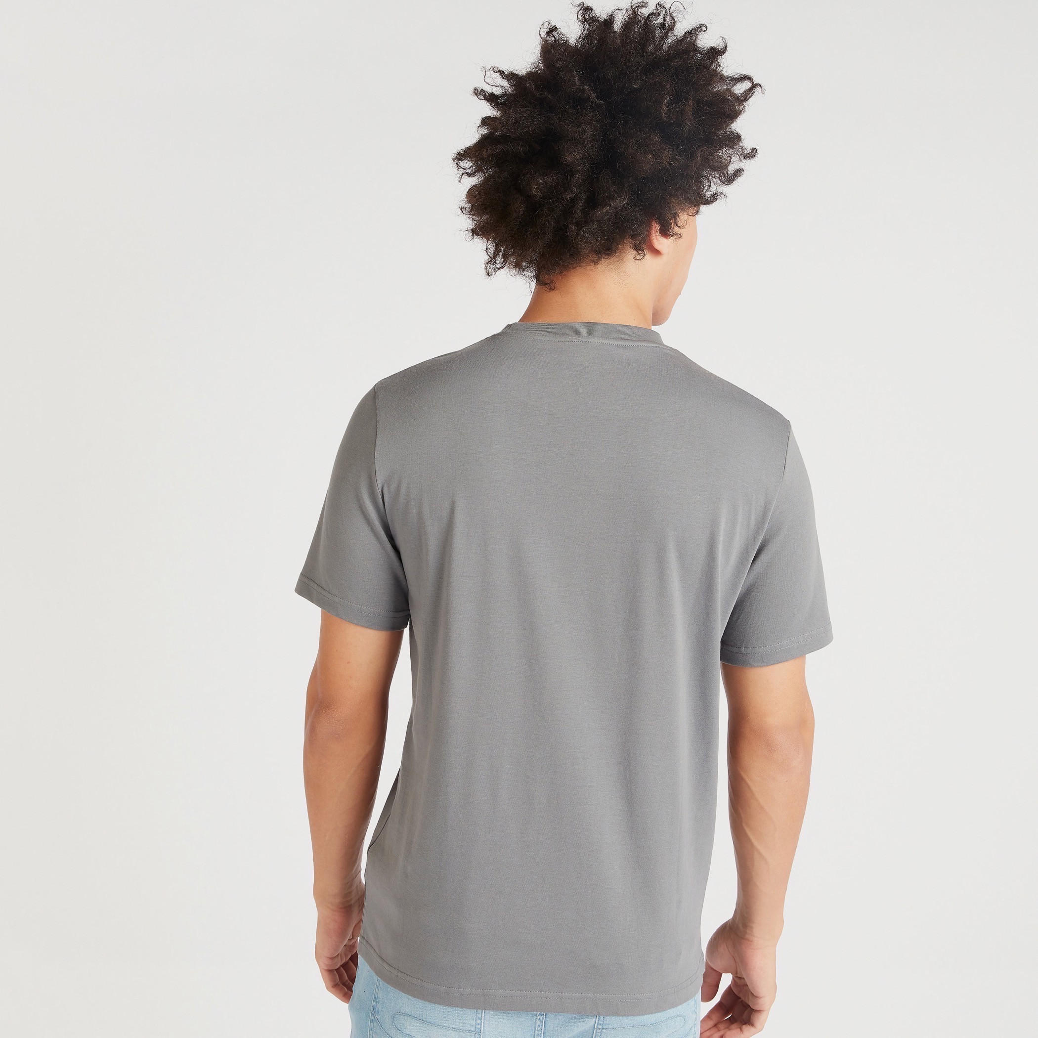 تيشيرت بياقة ضيقة وأكمام قصيرة وطبعات ناسا-men-clothing-tshirtsandpolos-tshirts-image-4