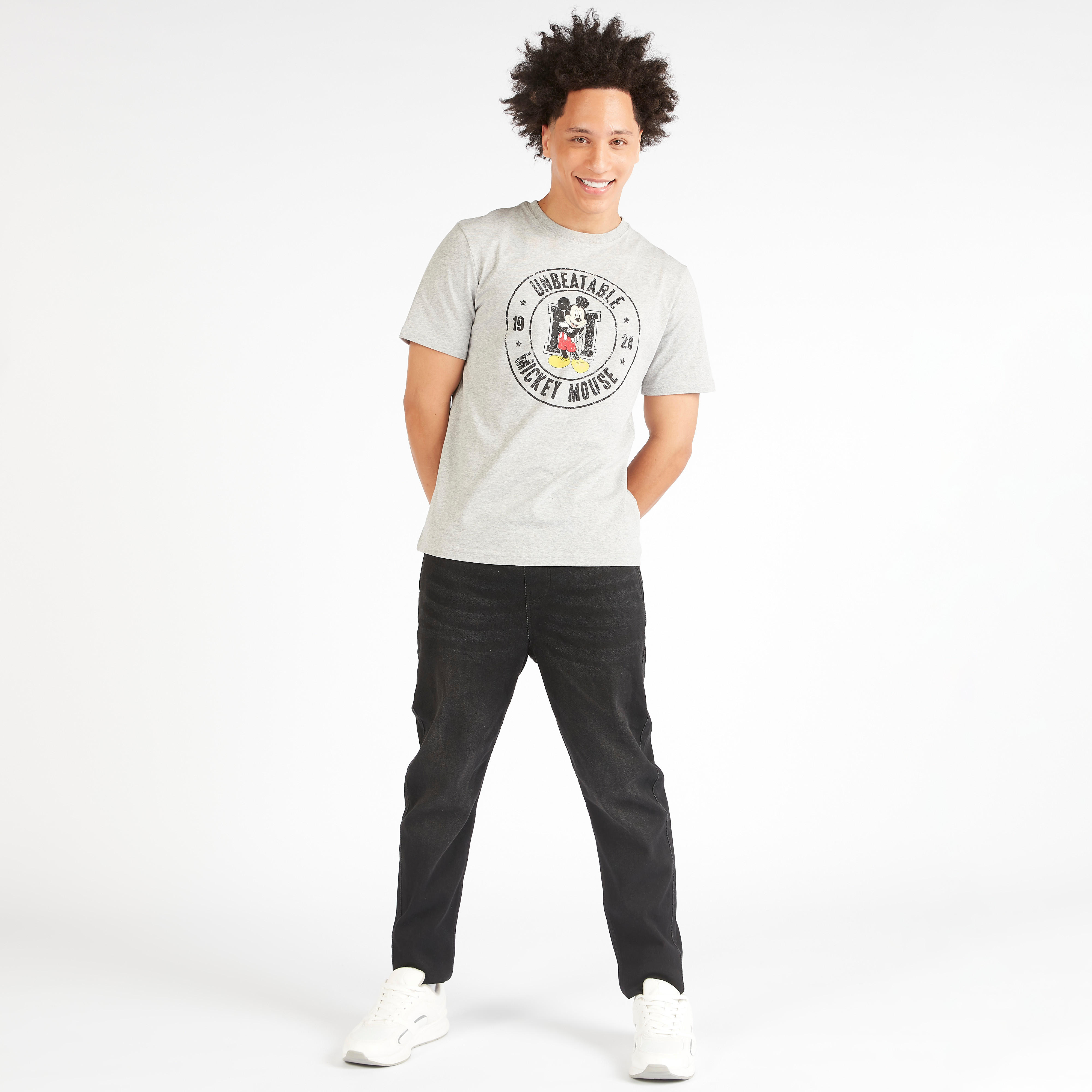 تيشيرت بياقة ضيّقة وأكمام قصيرة وطبعات ميكي ماوس-men-clothing-tshirtsandpolos-tshirts-image-2