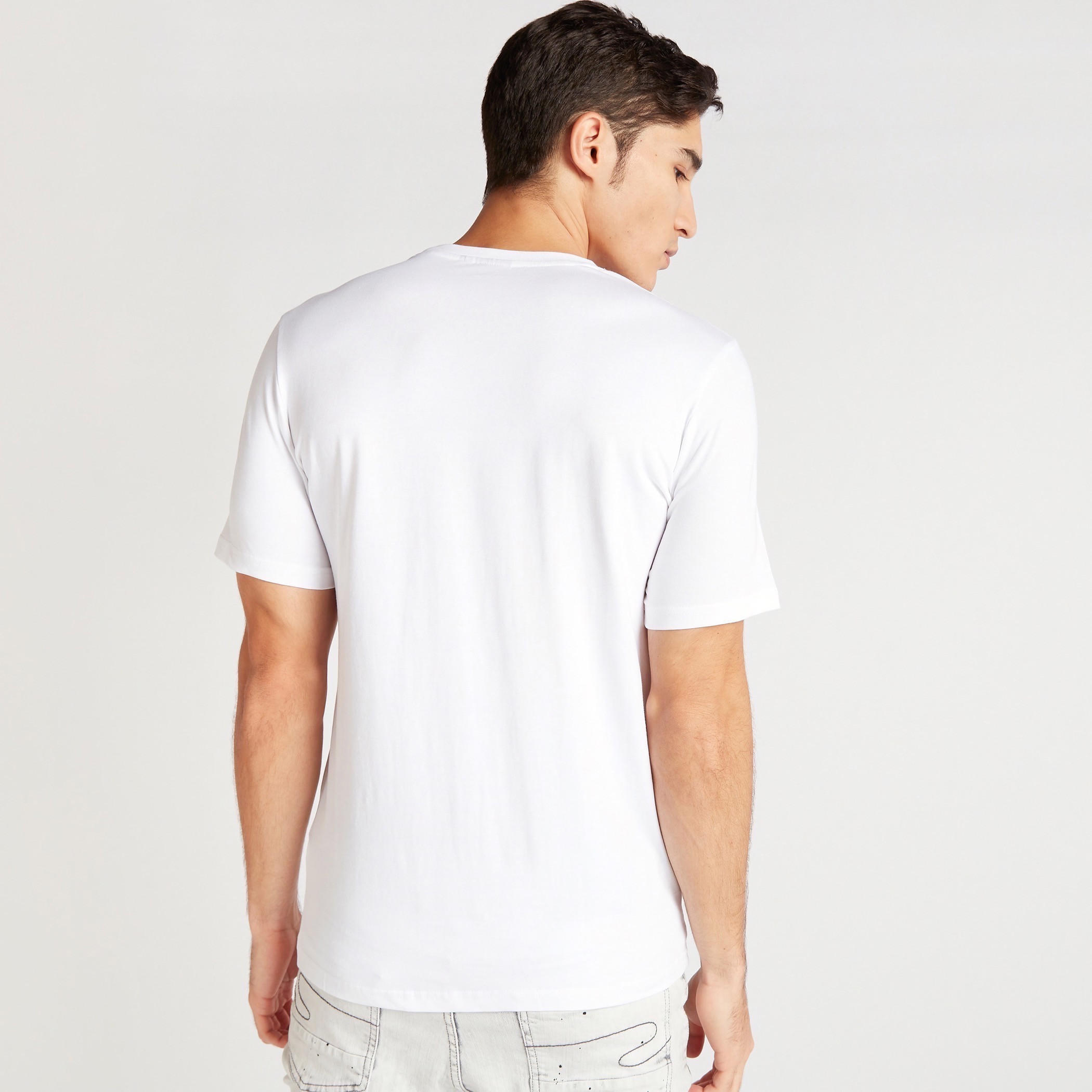 تيشيرت بياقة ضيّقة وأكمام قصيرة وطبعات سنوبي دوغ-men-clothing-tshirtsandpolos-tshirts-image-4