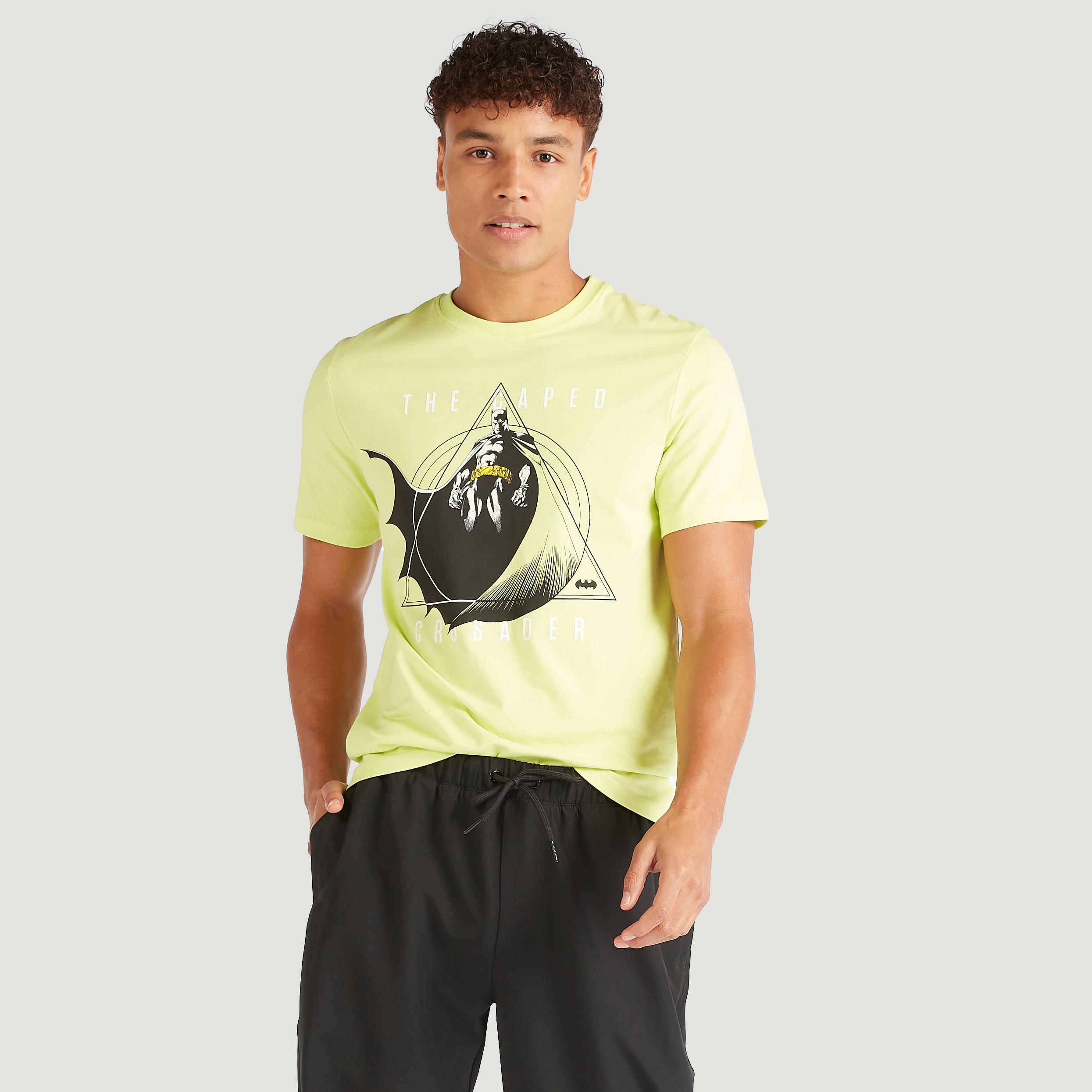 تيشيرت بياقة ضيقة وأكمام قصيرة وطبعات باتمان-men-clothing-tshirtsandpolos-tshirts-image-1