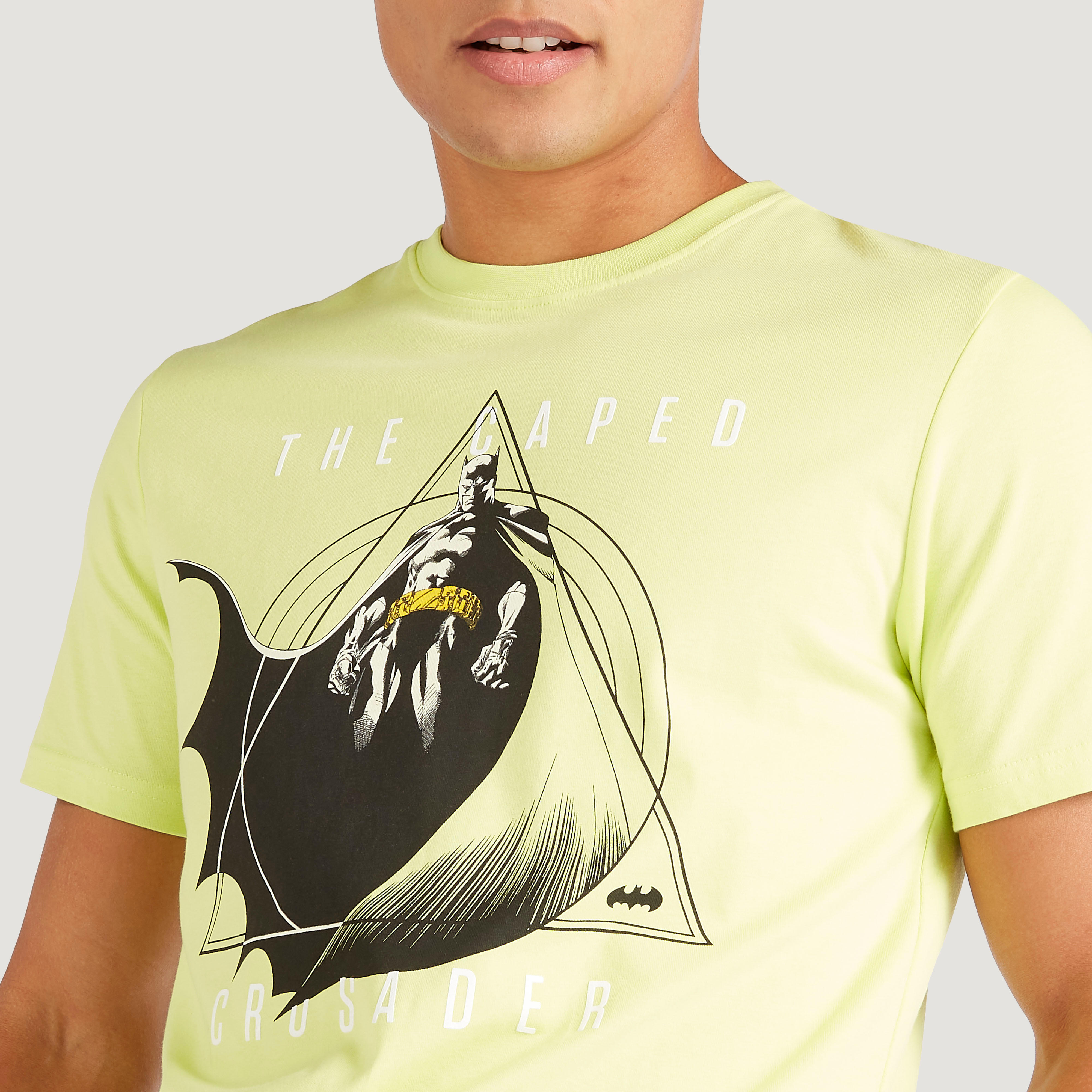 تيشيرت بياقة ضيقة وأكمام قصيرة وطبعات باتمان-men-clothing-tshirtsandpolos-tshirts-image-3
