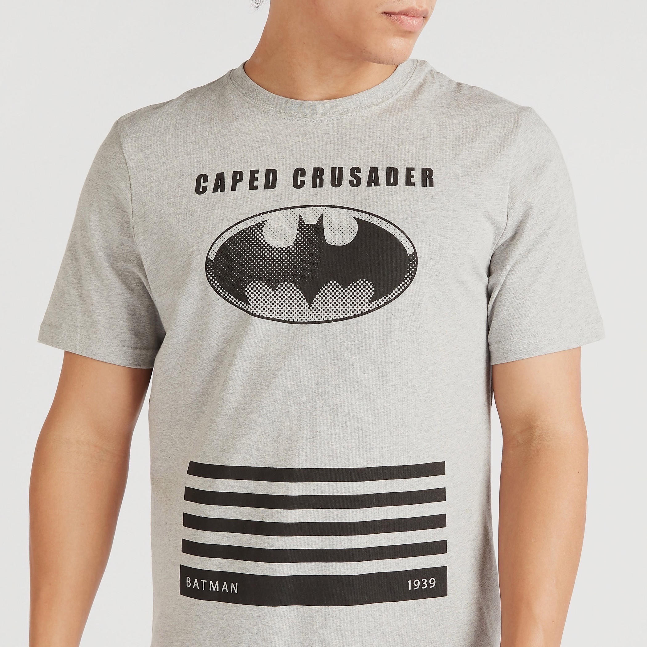 تيشيرت بياقة ضيقة وأكمام قصيرة وطبعات باتمان-men-clothing-tshirtsandpolos-tshirts-image-3