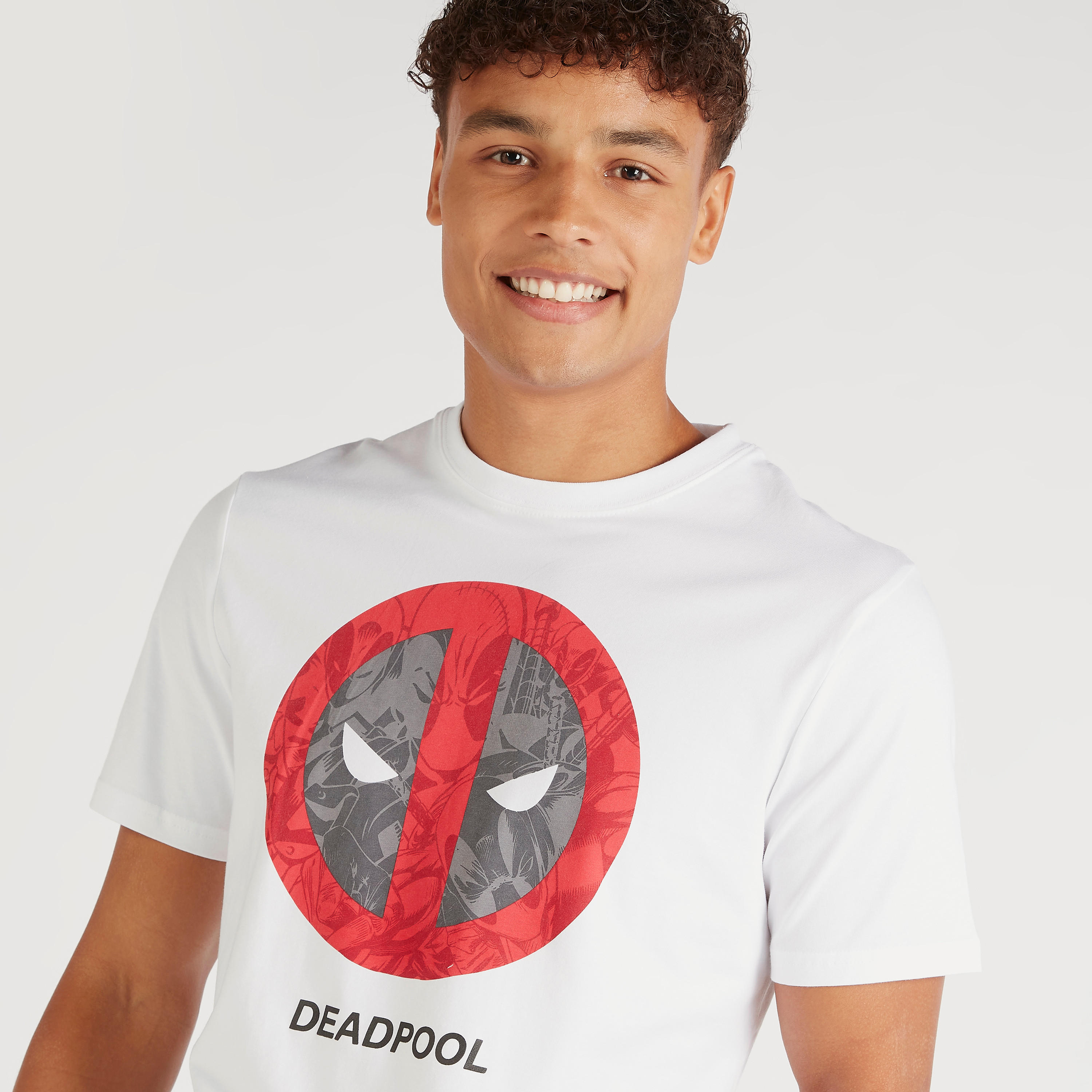 Deadpool Print Crew Neck T-shirt with Short Sleeves-men-clothing-tshirtsandpolos-tshirts-image-3